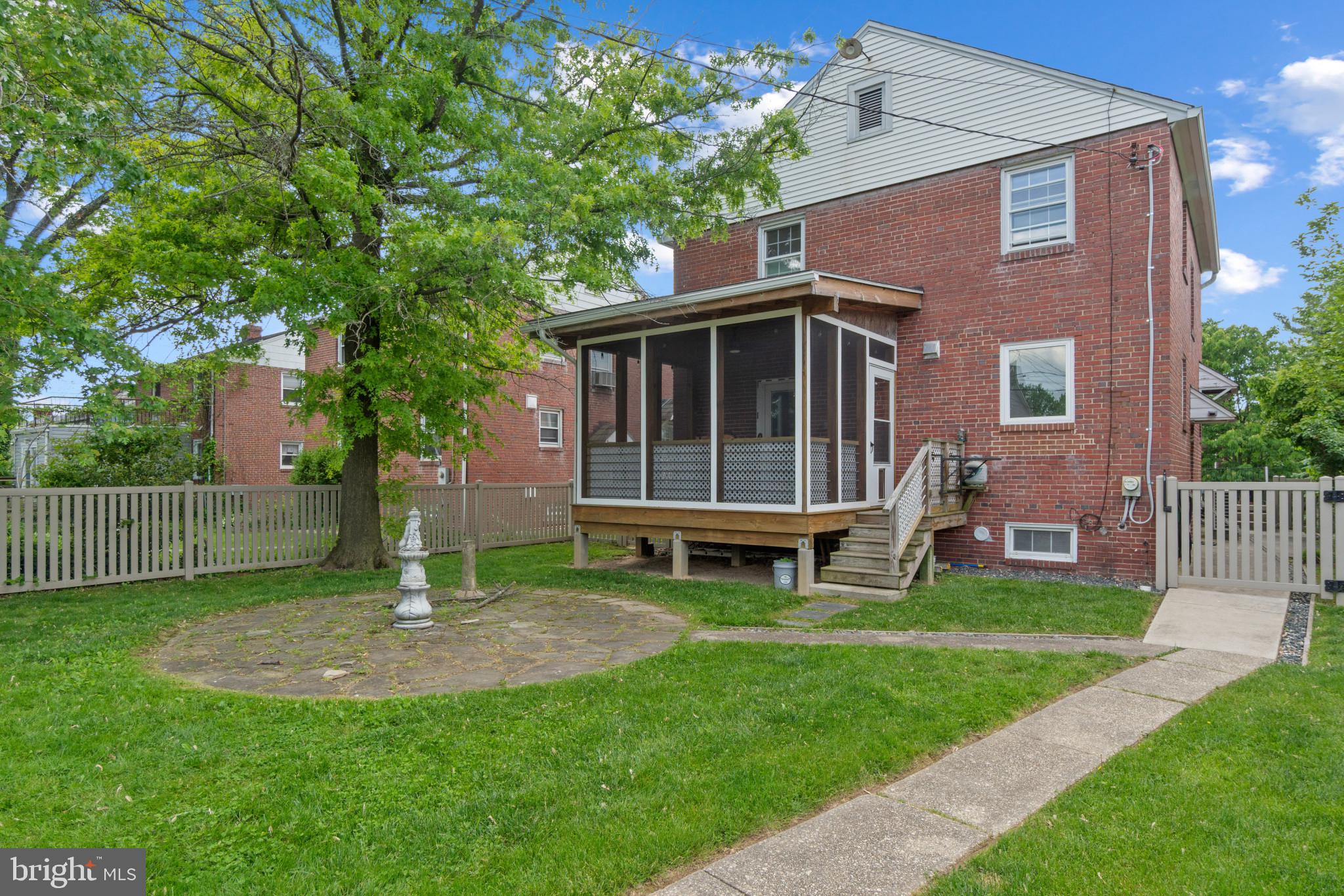 HAMILTON HILLS - Residential