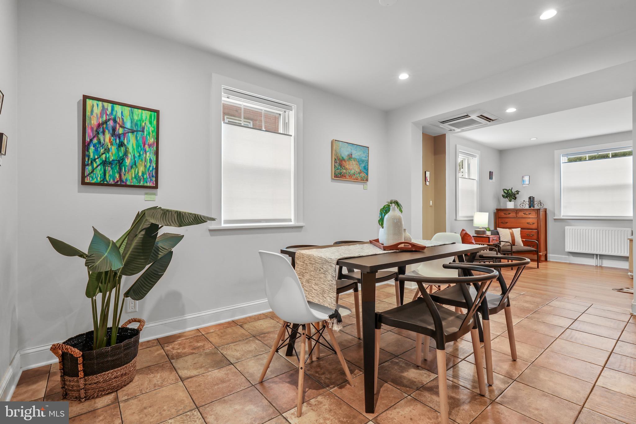 HAMILTON HILLS - Residential