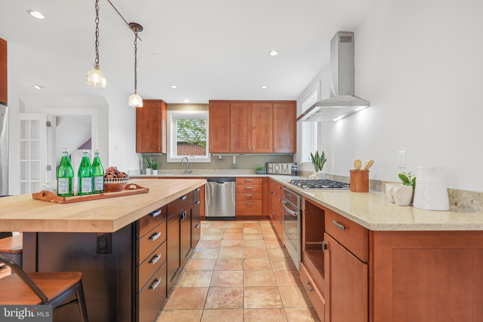 HAMILTON HILLS - Residential