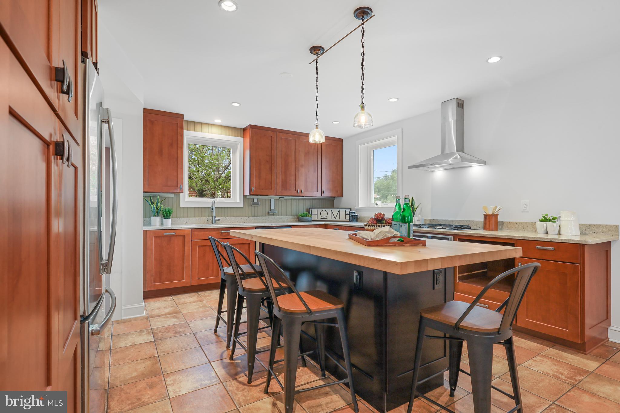 HAMILTON HILLS - Residential