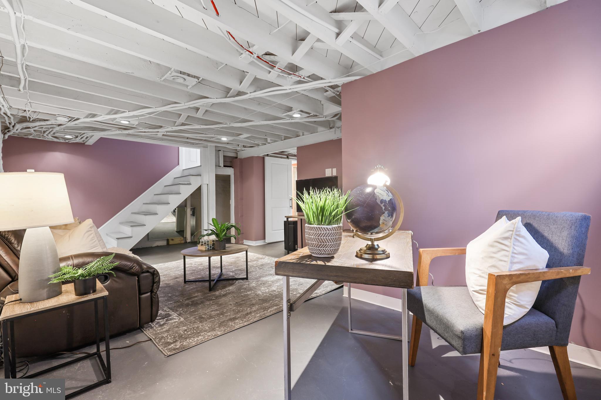 HAMILTON HILLS - Residential