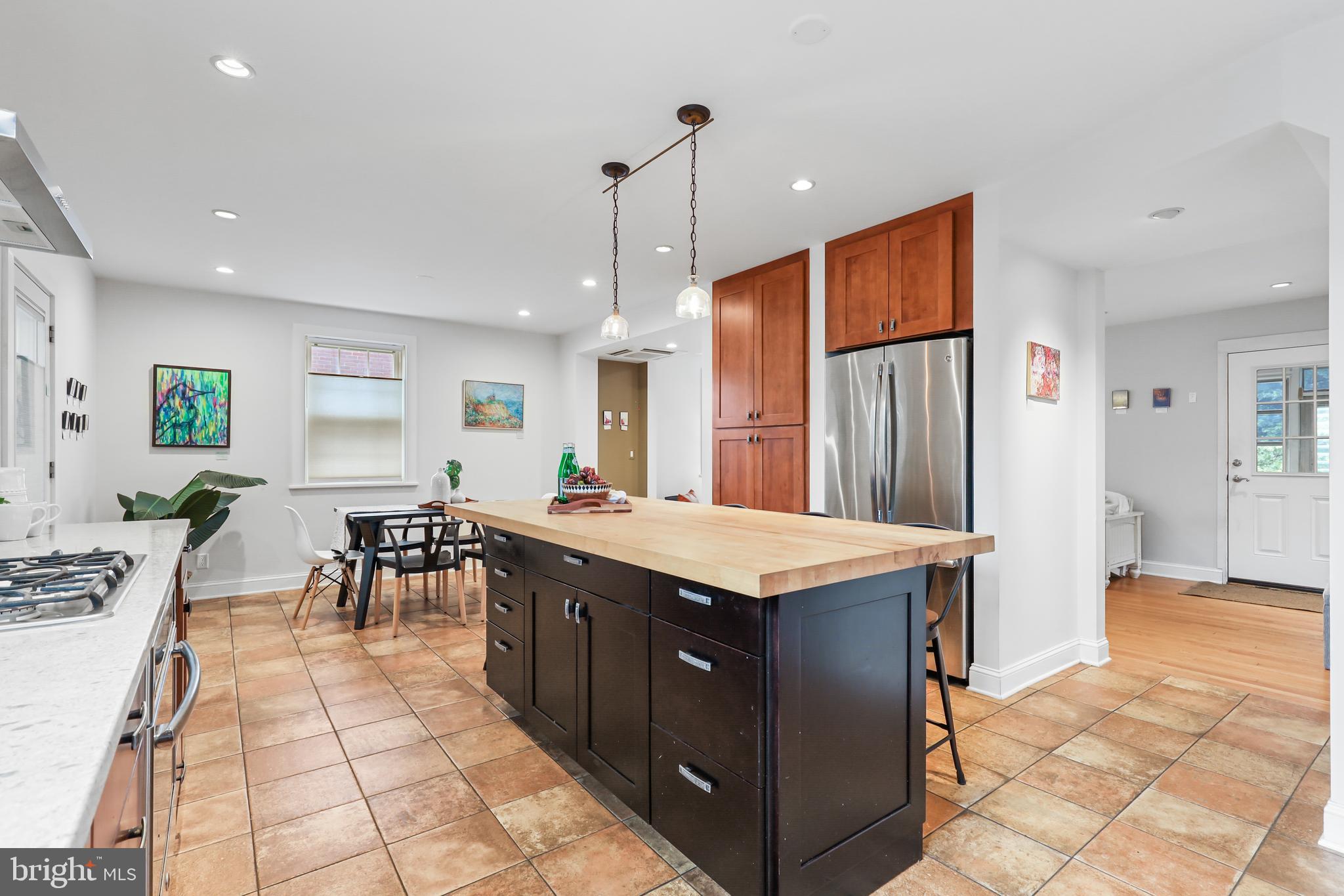 HAMILTON HILLS - Residential