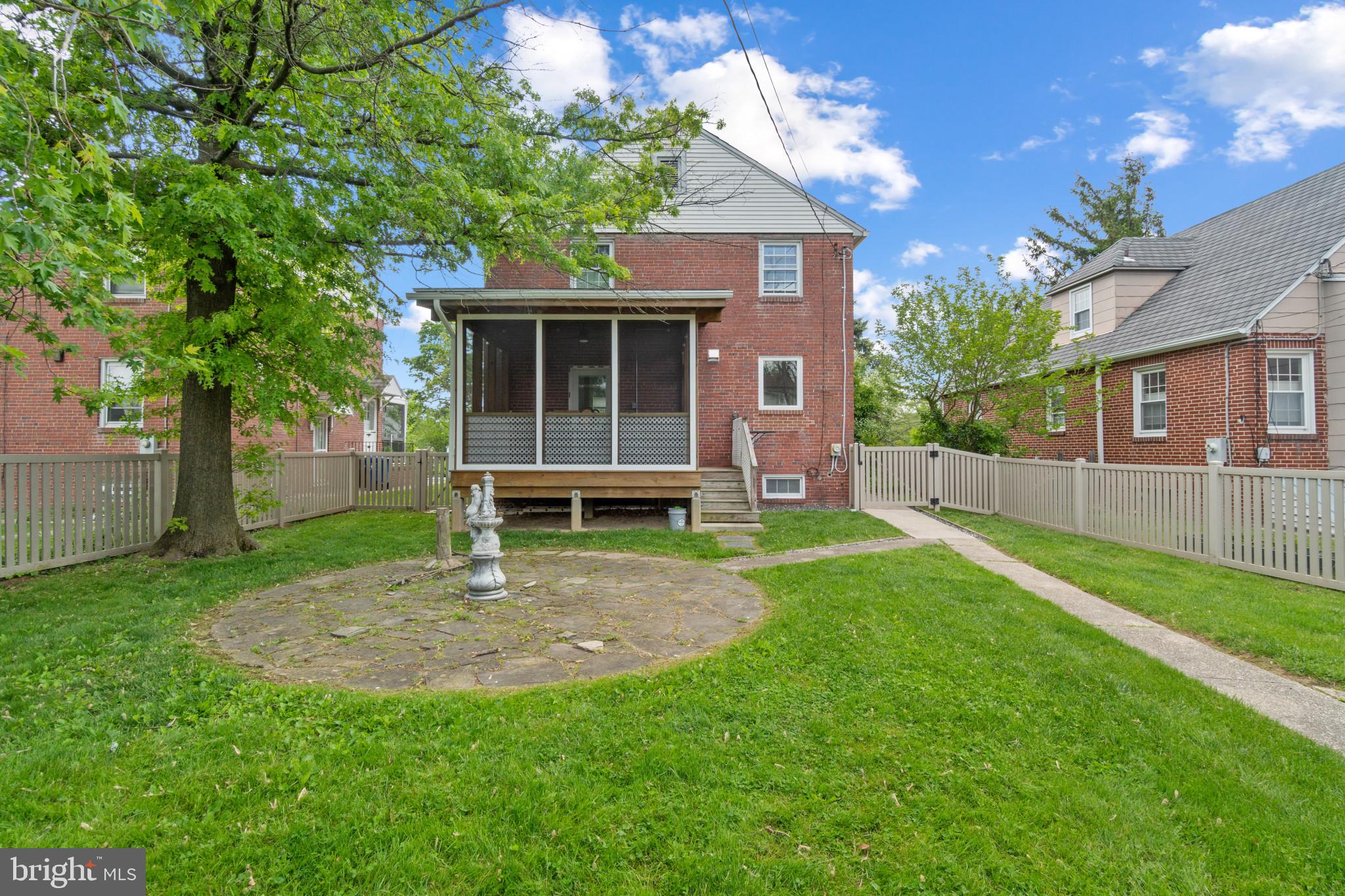 HAMILTON HILLS - Residential