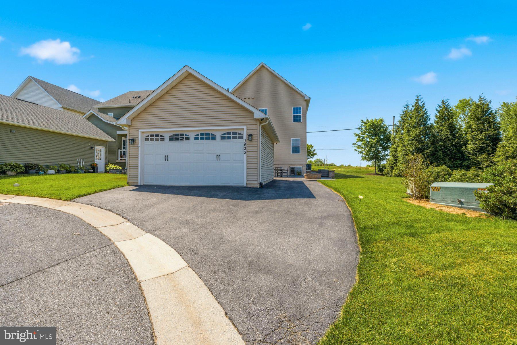 WOODBOURNE MANOR - Residential