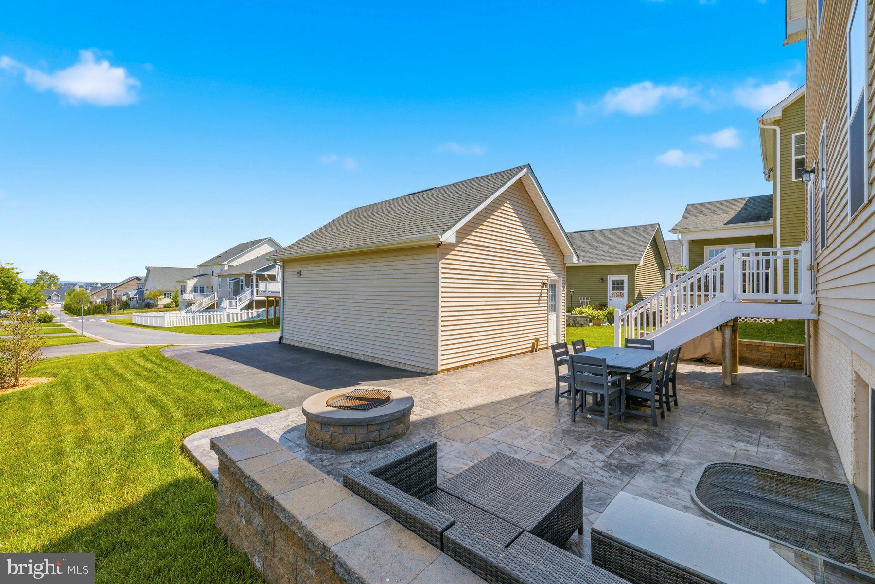 WOODBOURNE MANOR - Residential