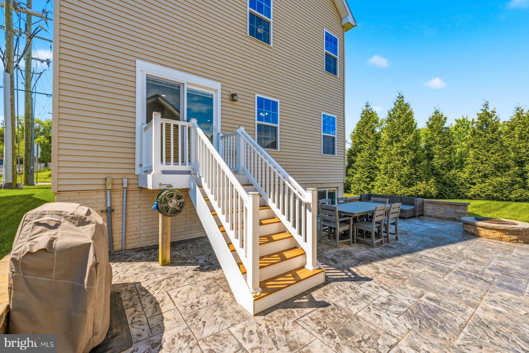 WOODBOURNE MANOR - Residential