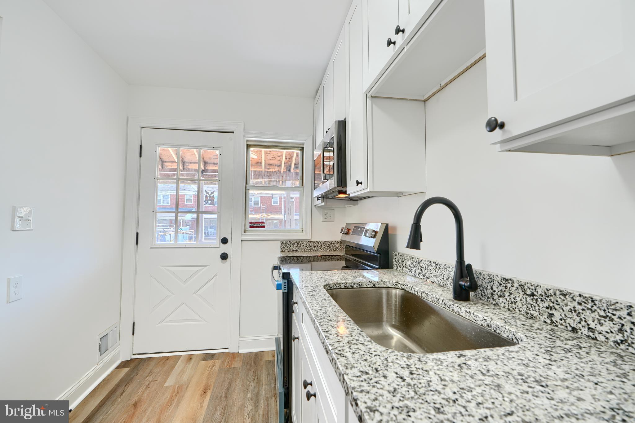 HAWTHORNE - Residential Lease