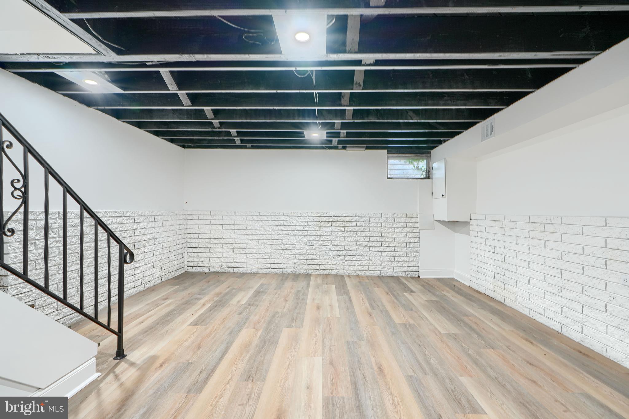 HAWTHORNE - Residential Lease