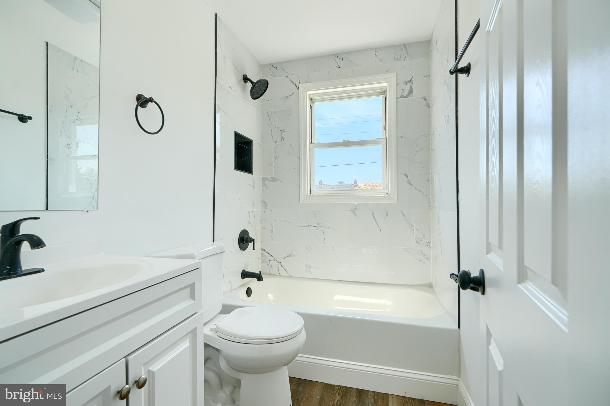 HAWTHORNE - Residential Lease