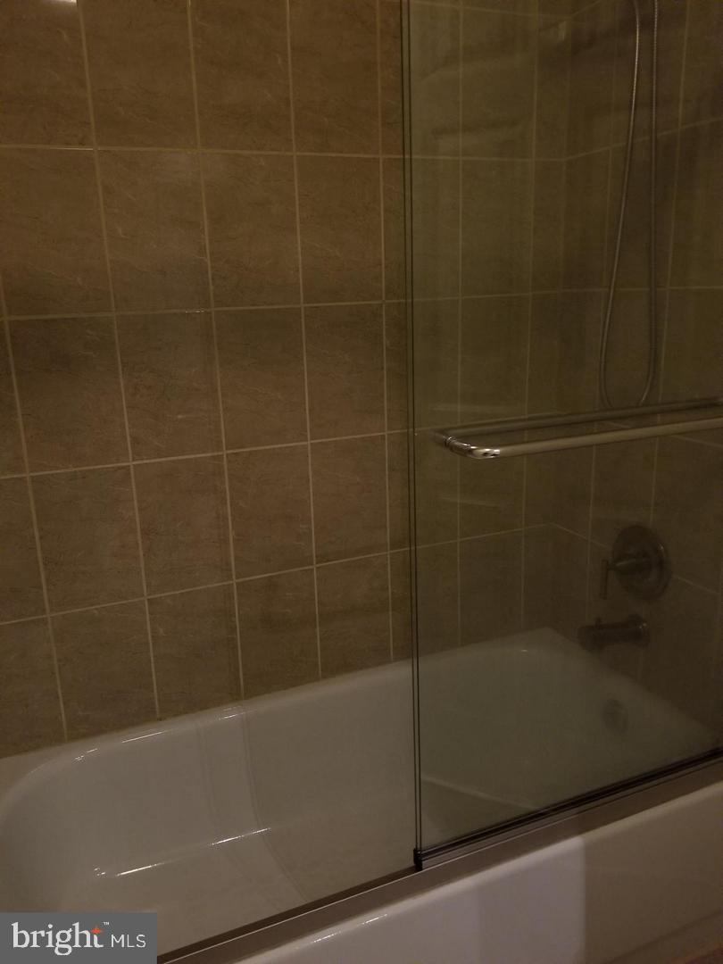 SENECA KNOLLS CODM - Residential Lease