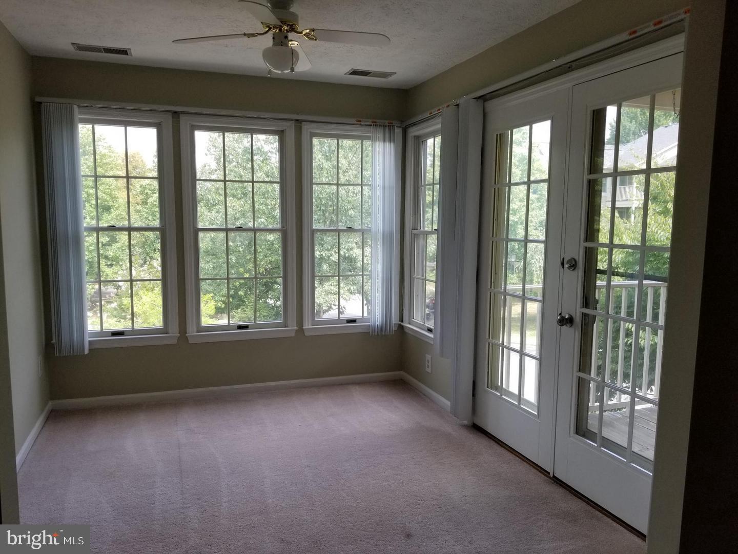 SENECA KNOLLS CODM - Residential Lease