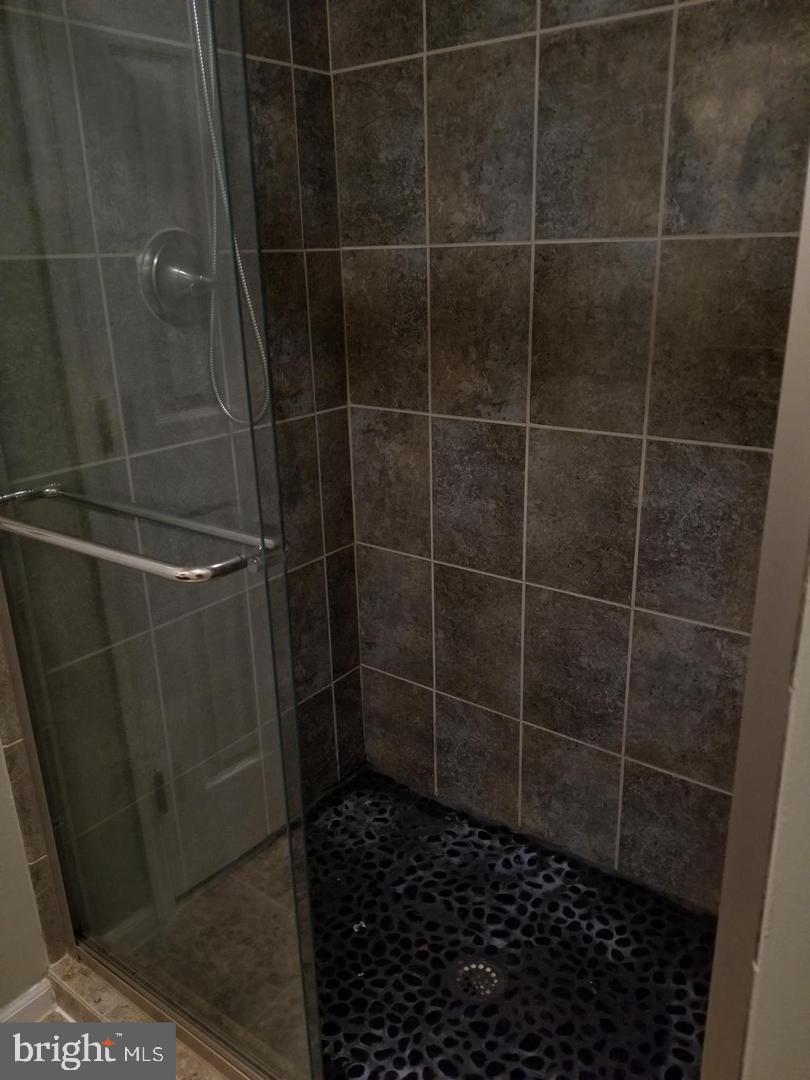 SENECA KNOLLS CODM - Residential Lease