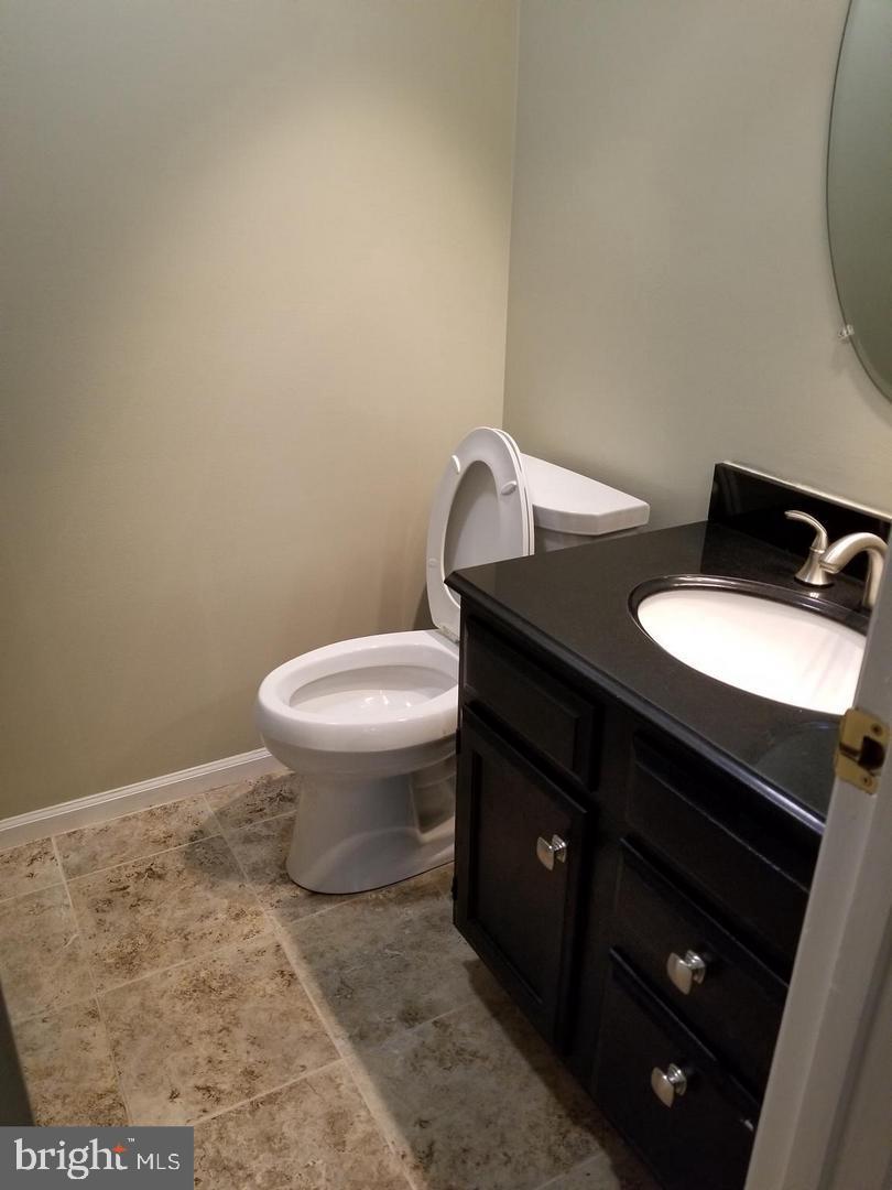 SENECA KNOLLS CODM - Residential Lease