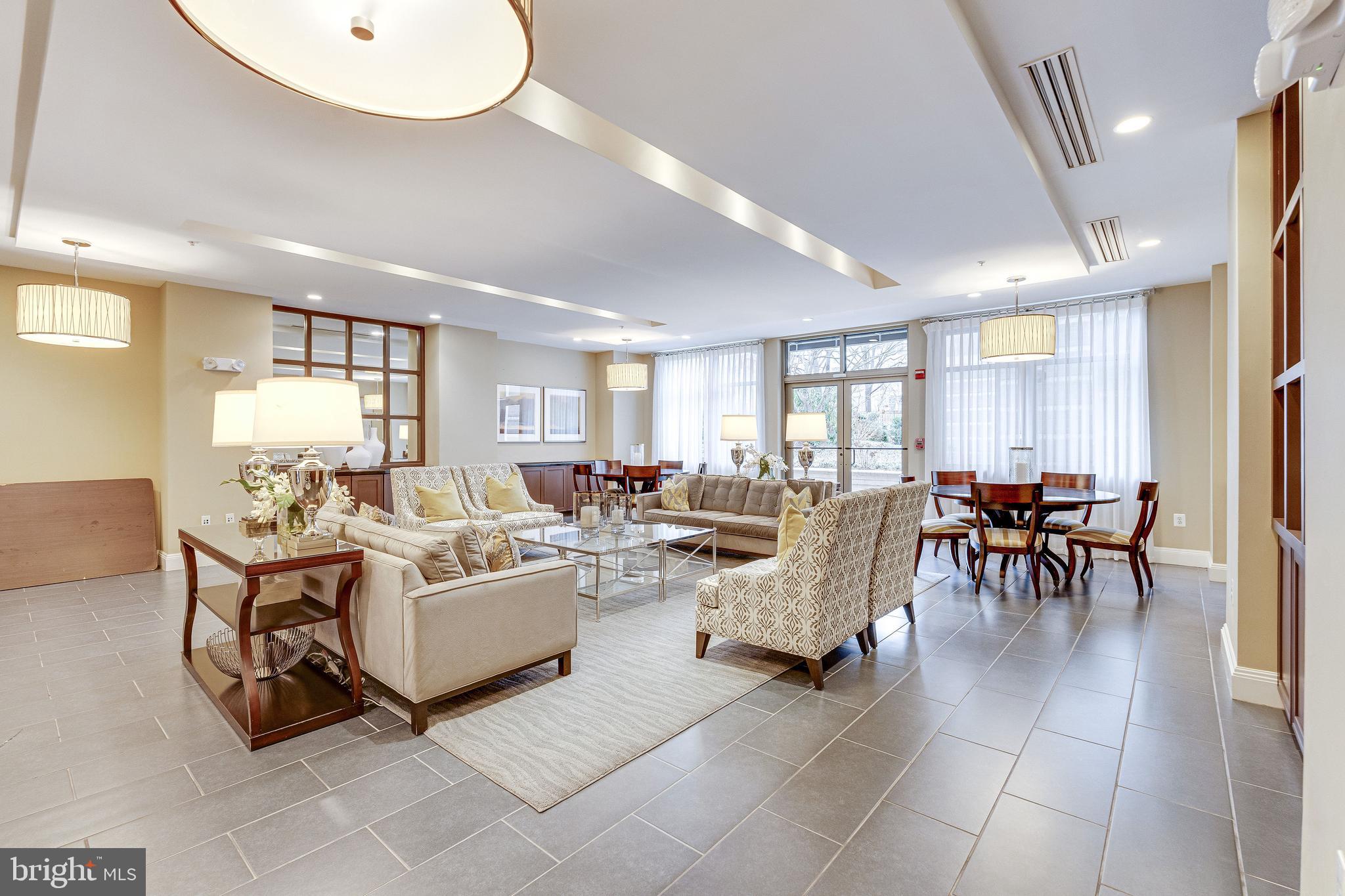 SAVOY AT RESTON TOWN CENTER - Residential