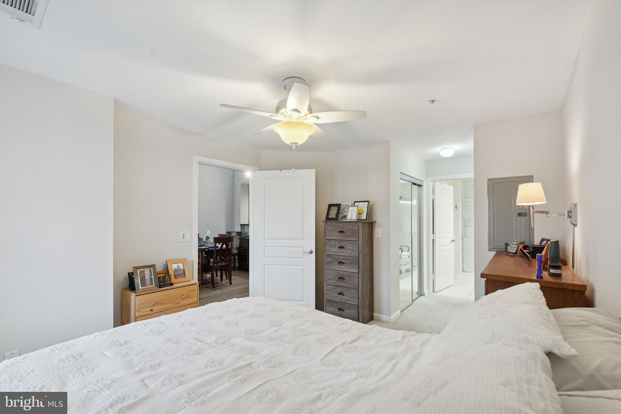 SAVOY AT RESTON TOWN CENTER - Residential