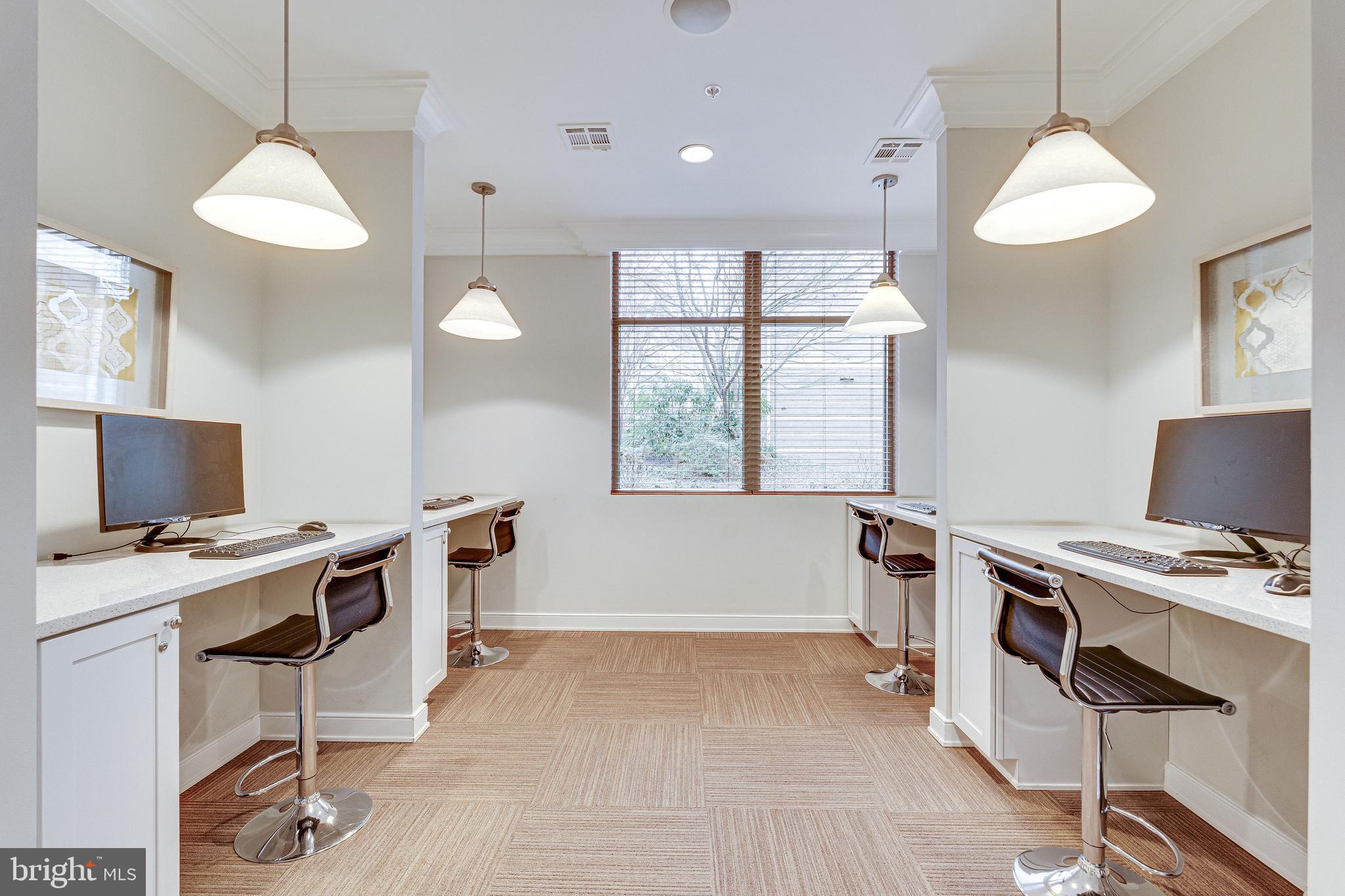 SAVOY AT RESTON TOWN CENTER - Residential