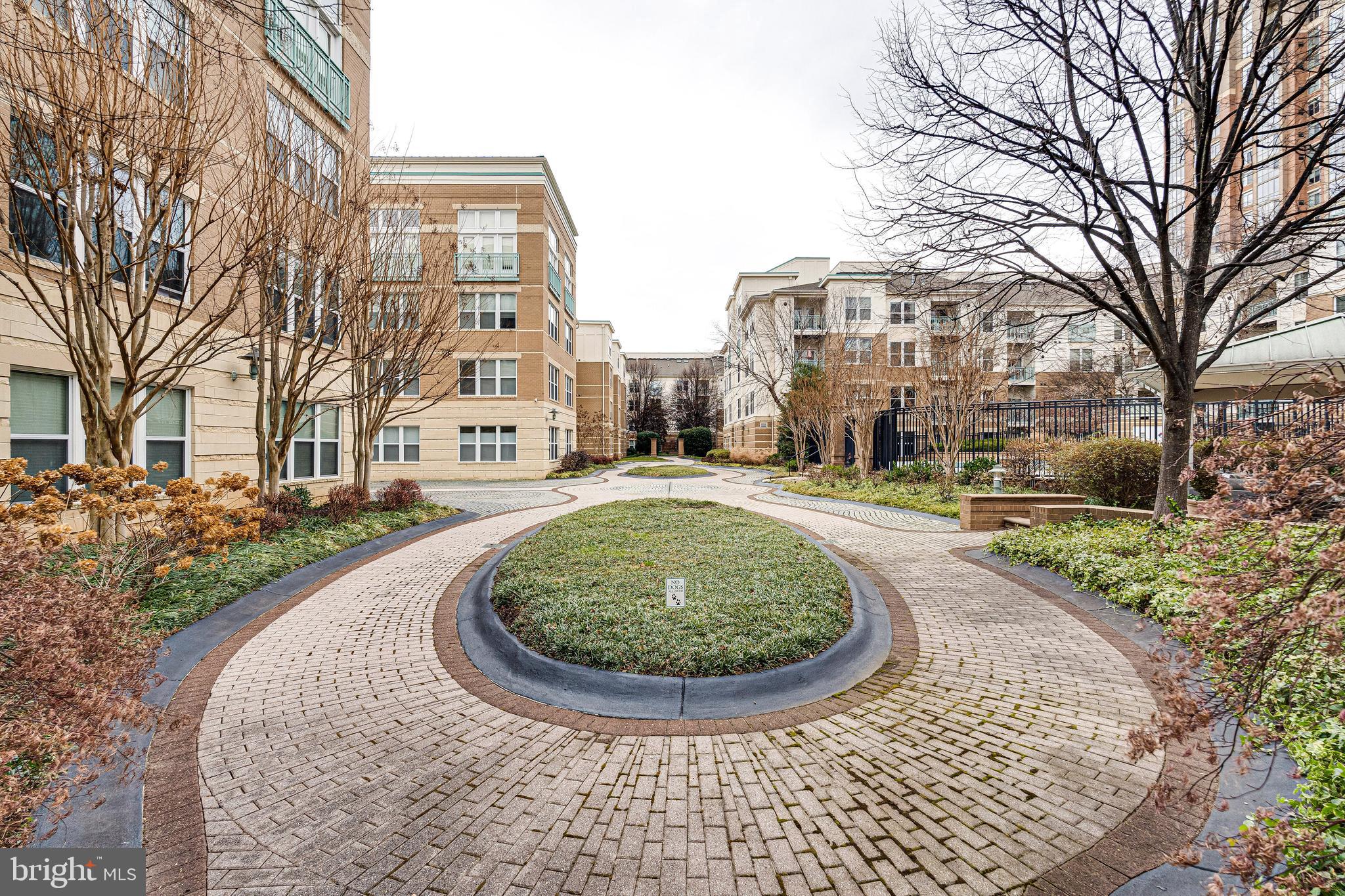 SAVOY AT RESTON TOWN CENTER - Residential