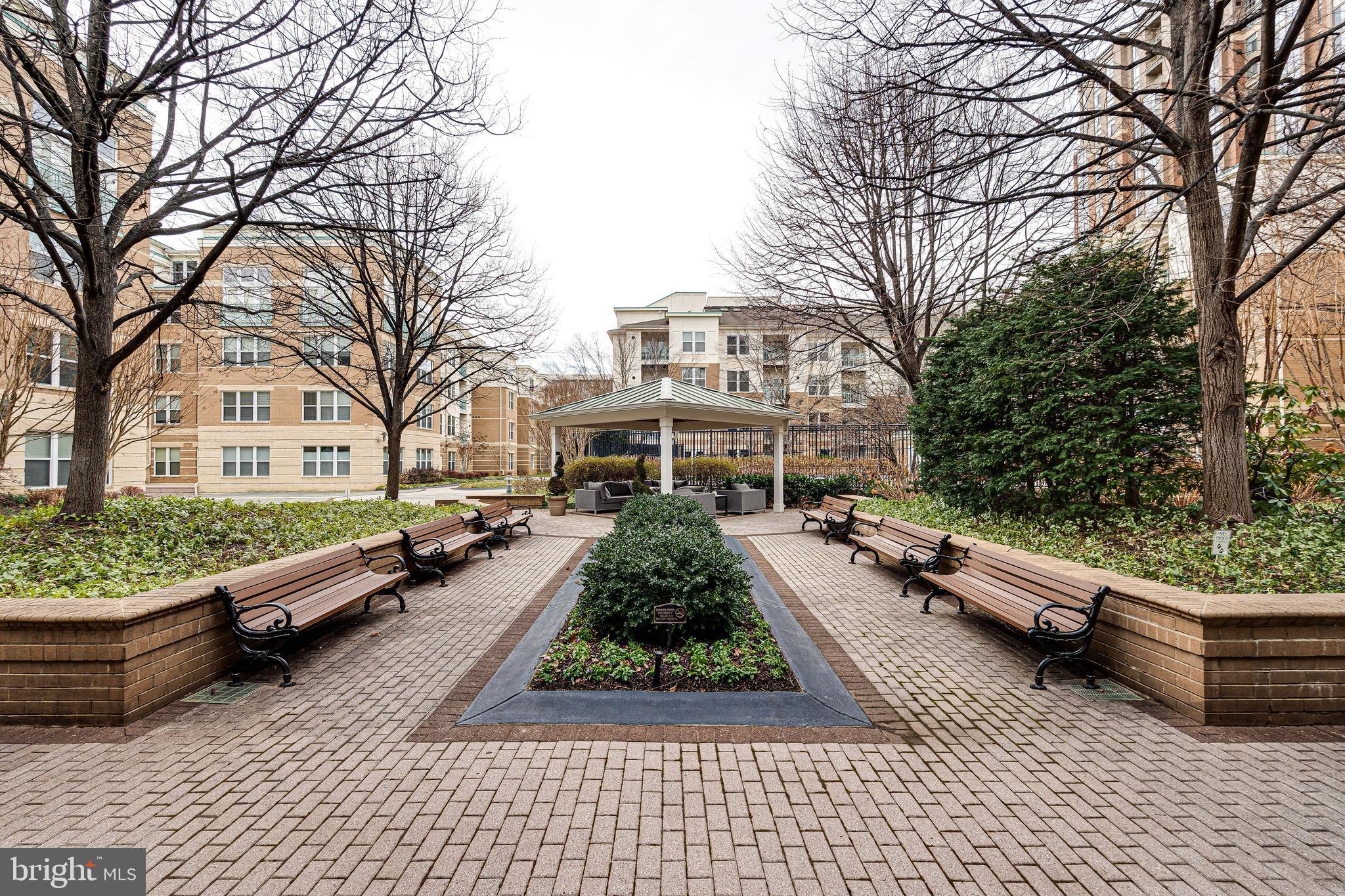 SAVOY AT RESTON TOWN CENTER - Residential