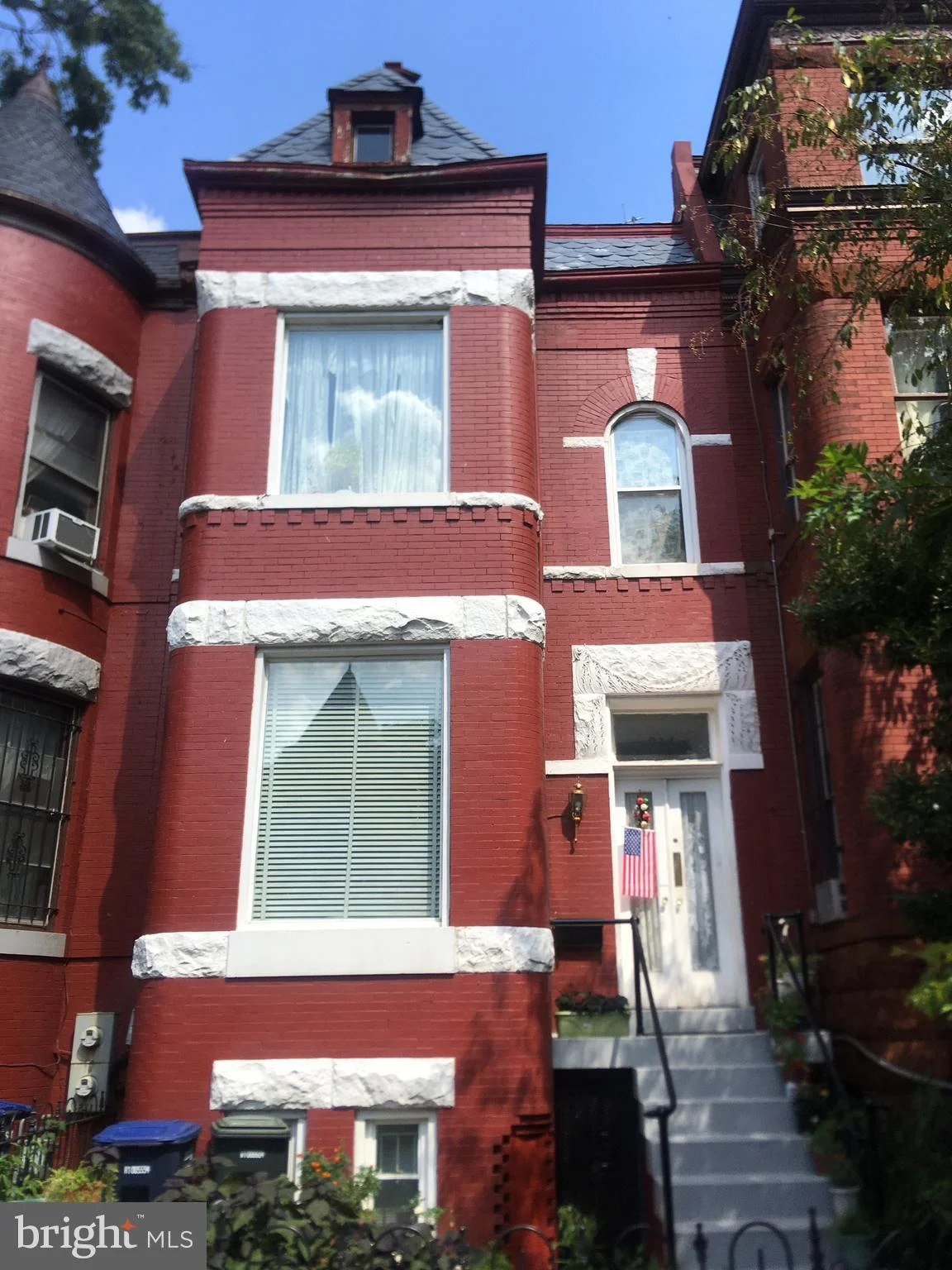 214 SE 8th St SE, Washington, DC 20003