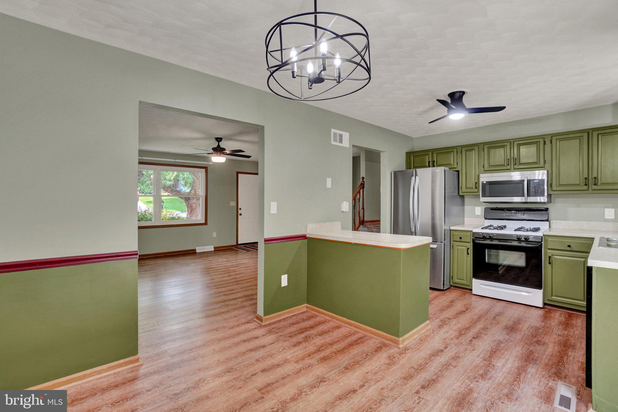 15 LOOP DRIVE