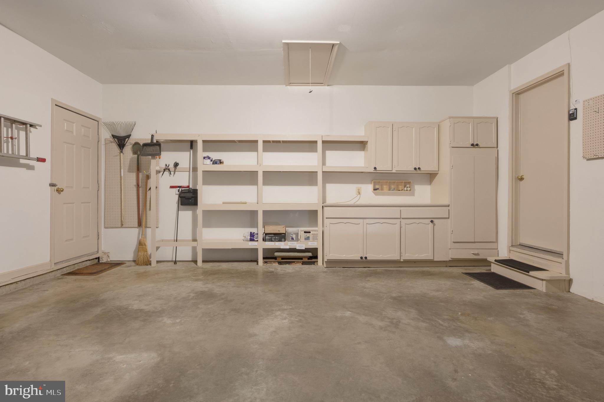 HUNTER VILLAGE - Residential