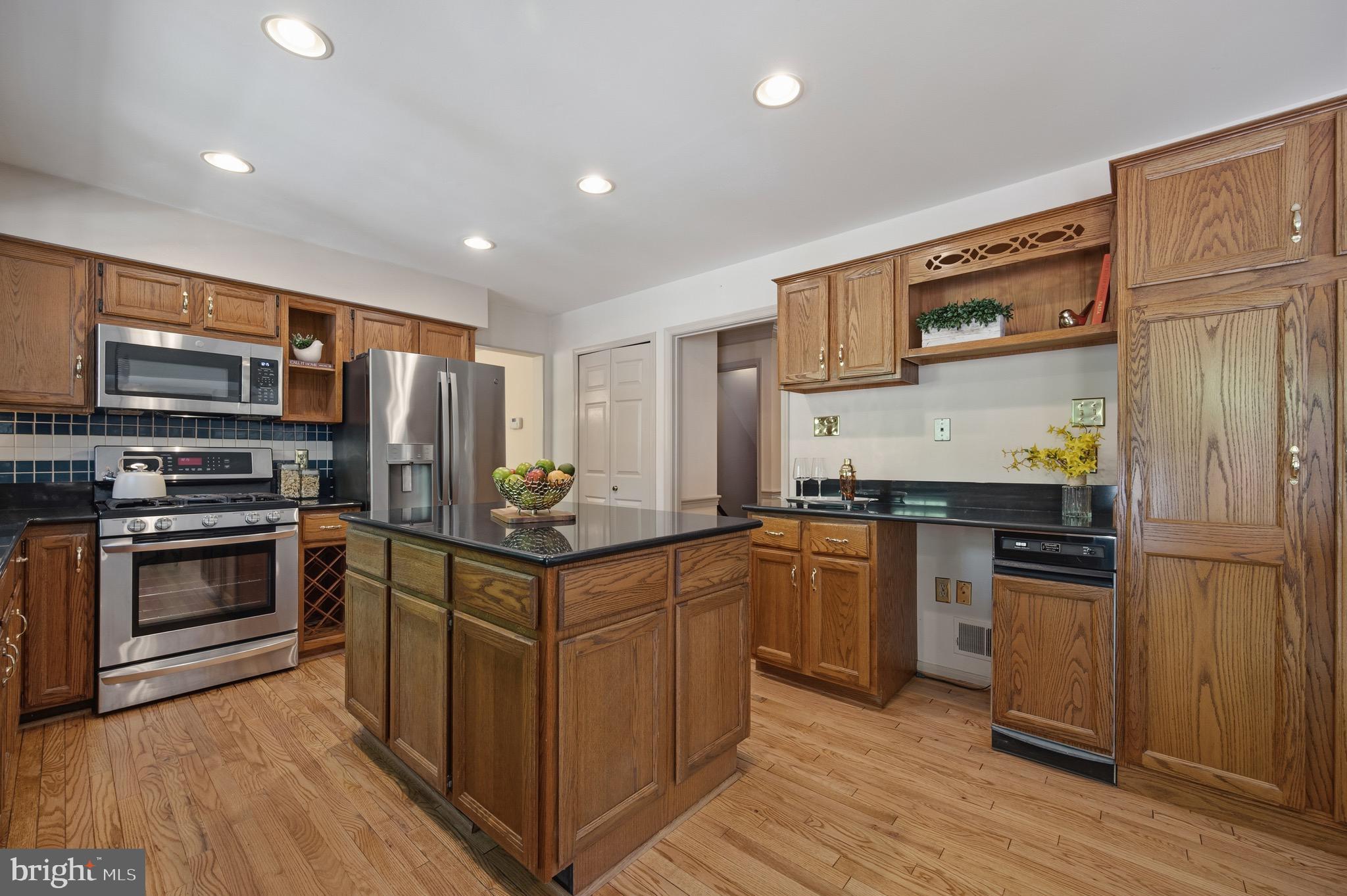 HUNTER VILLAGE - Residential