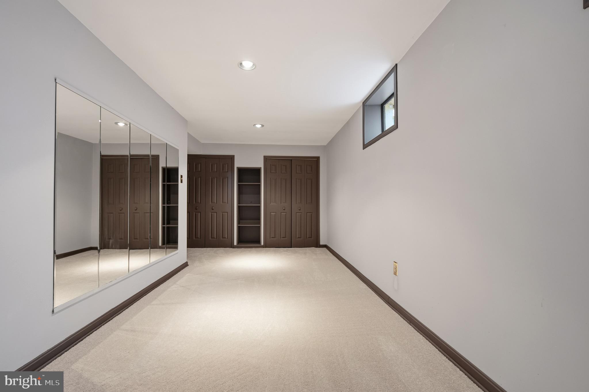 HUNTER VILLAGE - Residential