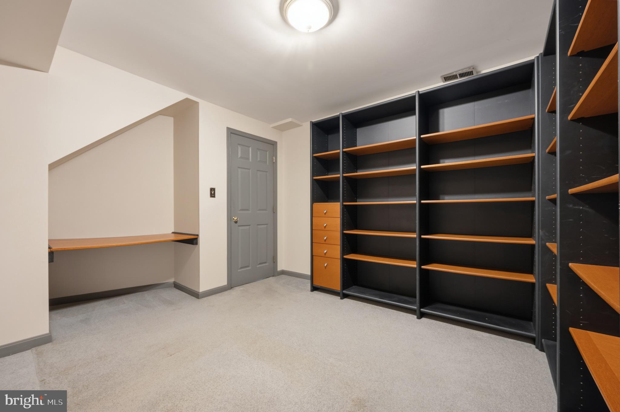 HUNTER VILLAGE - Residential