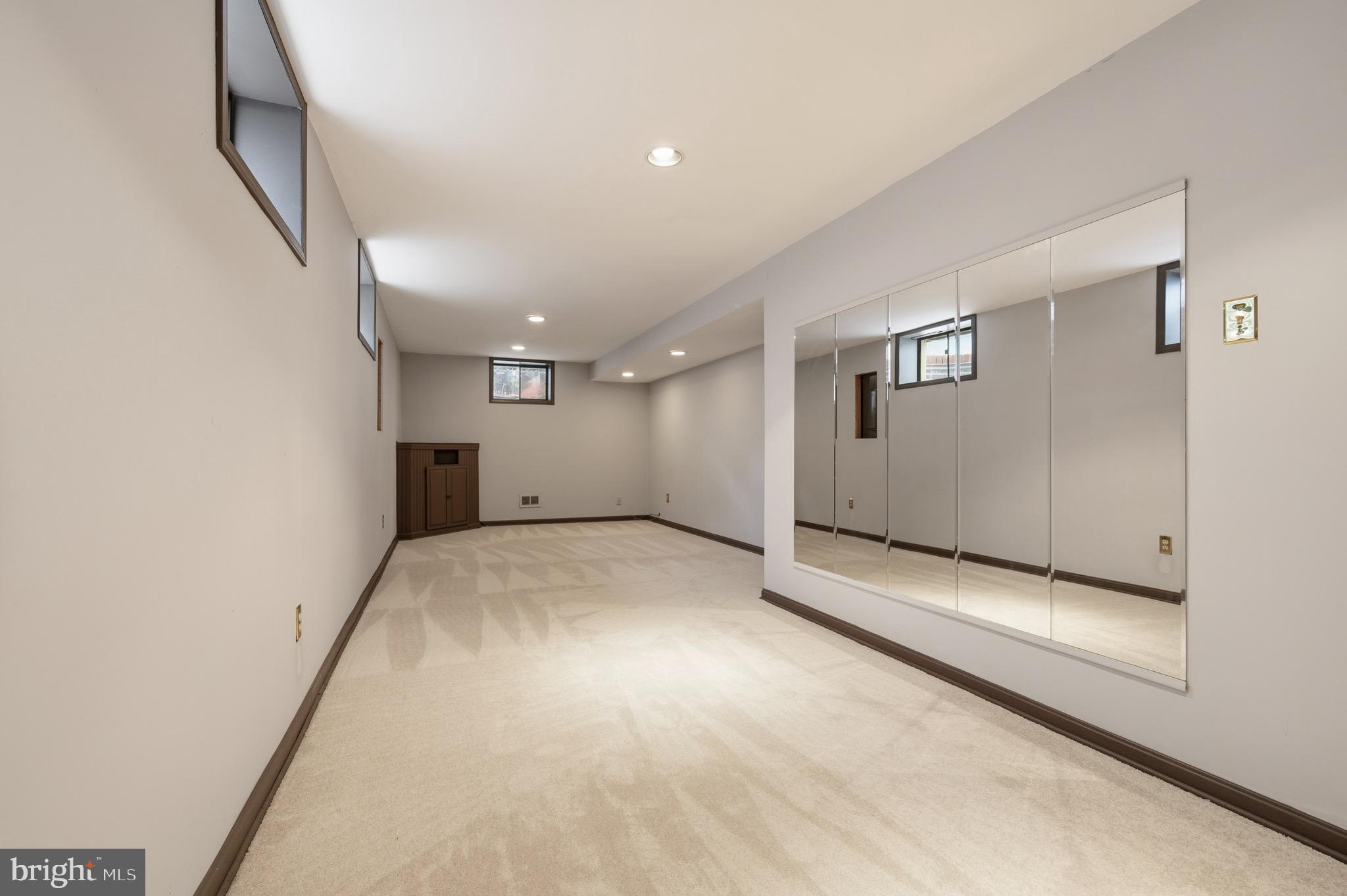 HUNTER VILLAGE - Residential