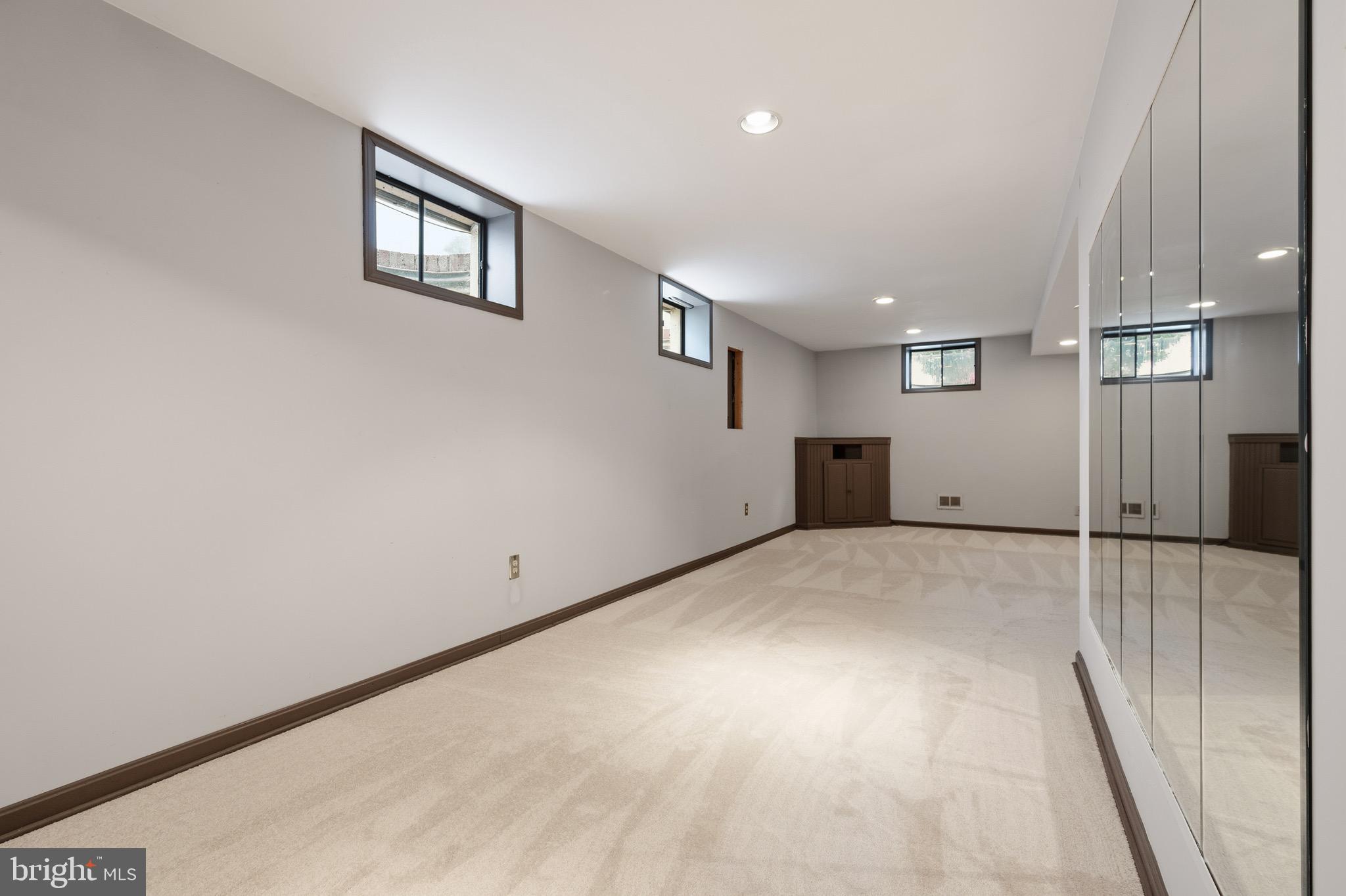 HUNTER VILLAGE - Residential