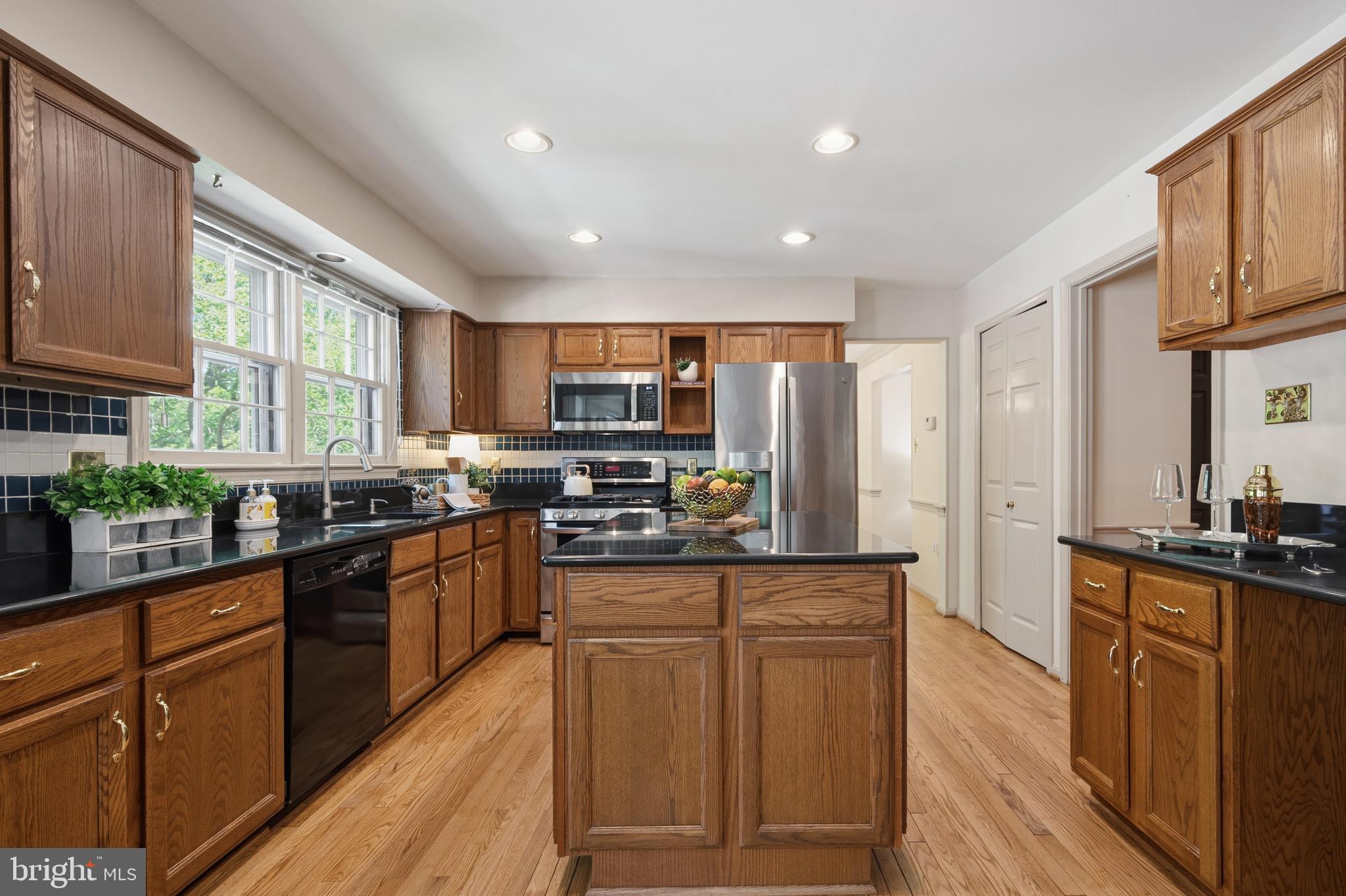 HUNTER VILLAGE - Residential