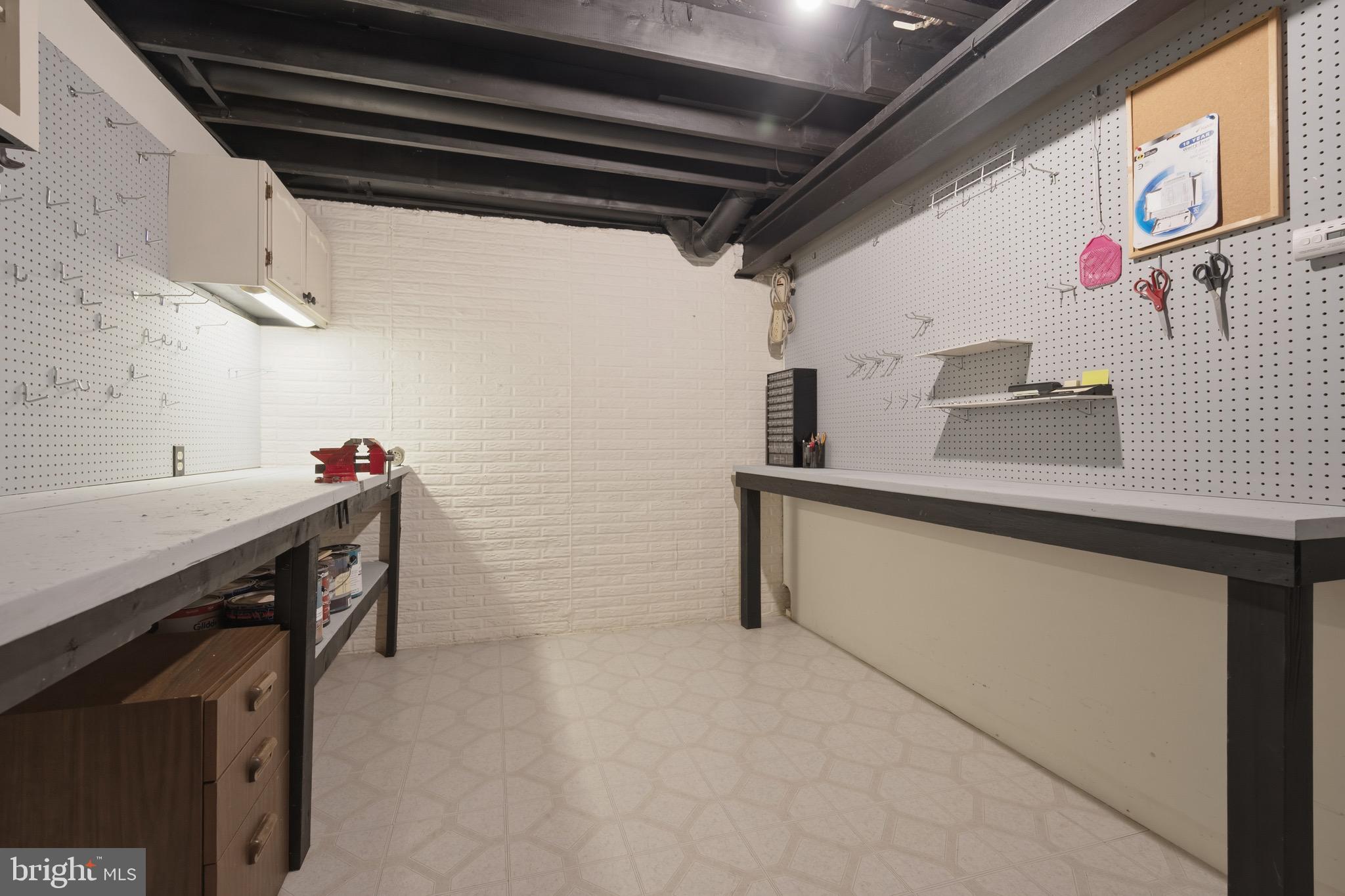 HUNTER VILLAGE - Residential