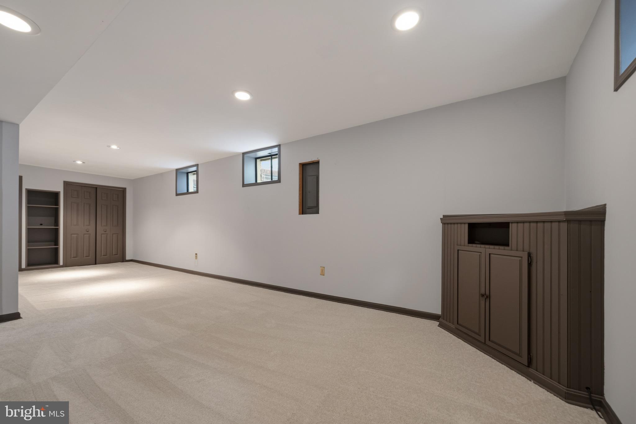 HUNTER VILLAGE - Residential