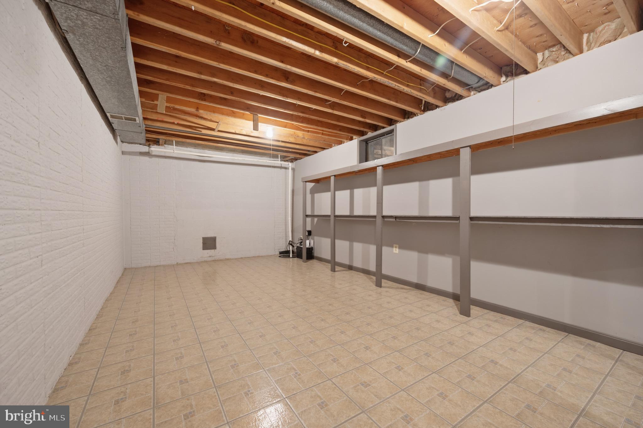 HUNTER VILLAGE - Residential