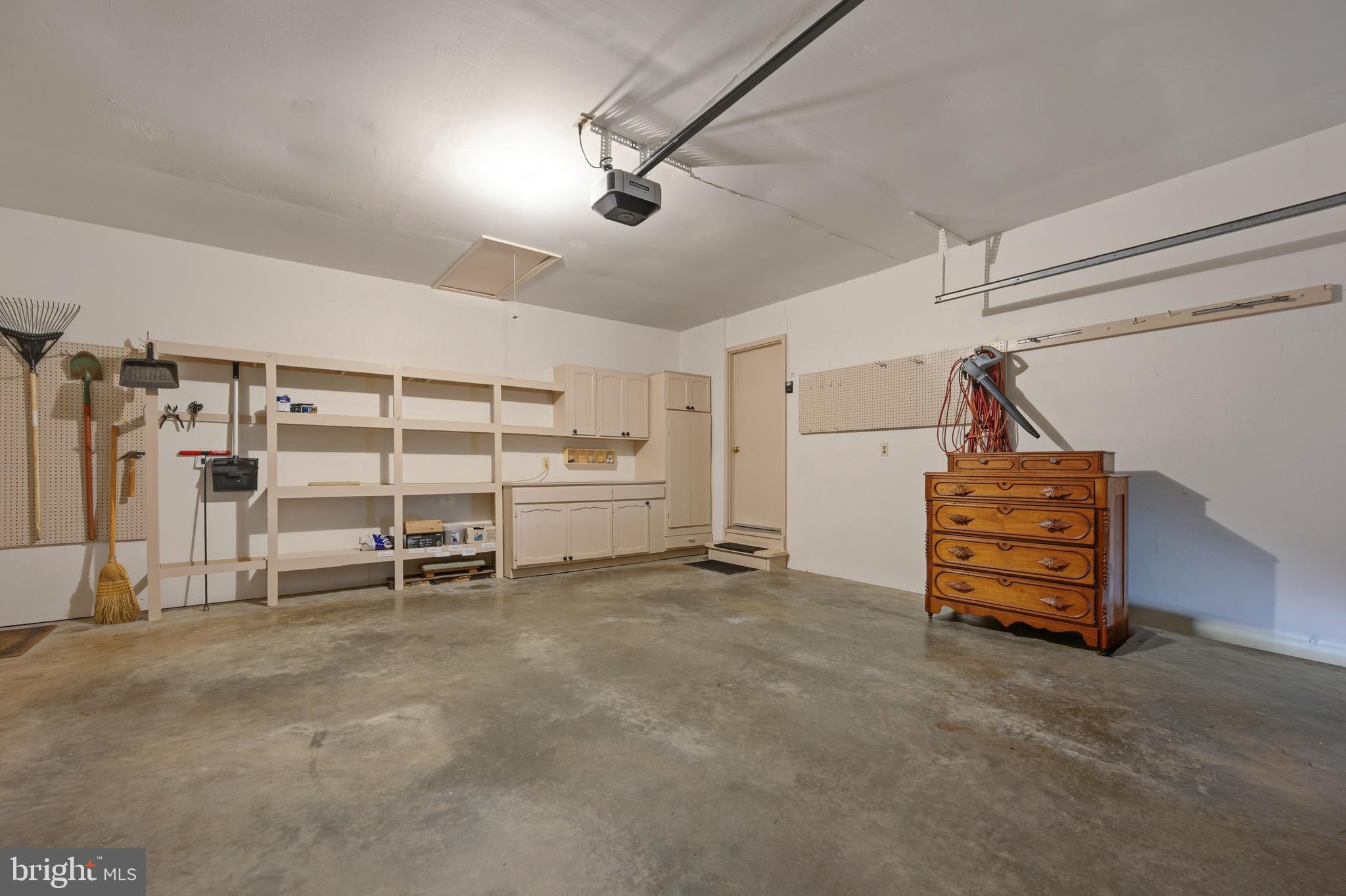 HUNTER VILLAGE - Residential