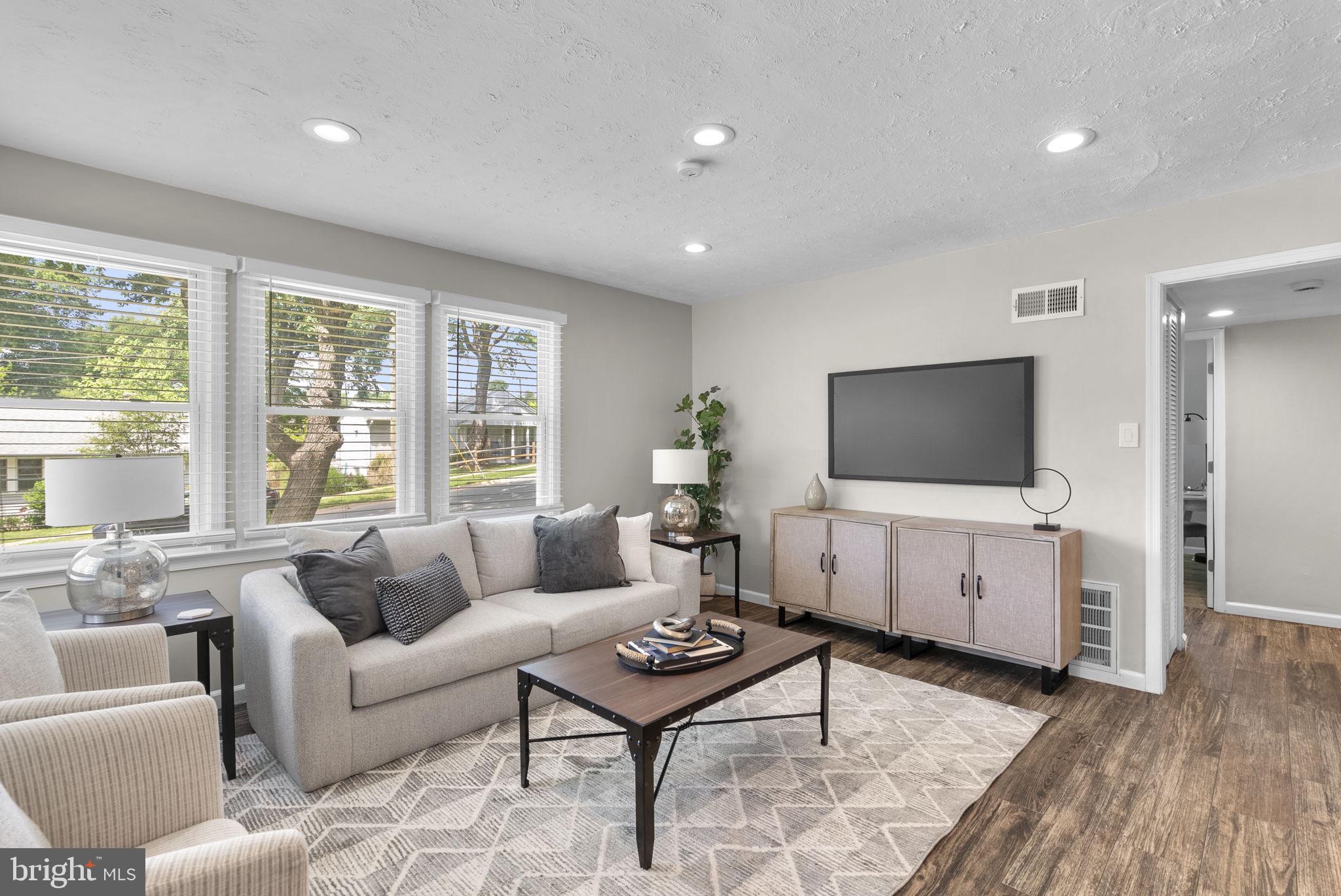 ROCKCREST - Residential