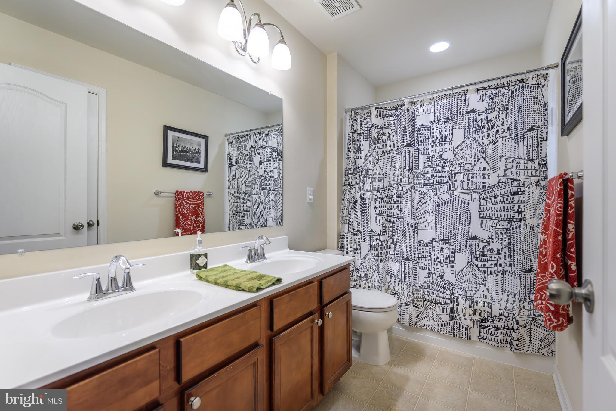 LAKELANDS AT EASTON - Residential