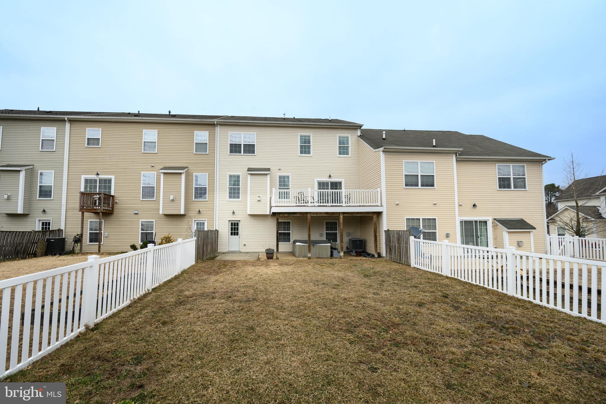 LAKELANDS AT EASTON - Residential