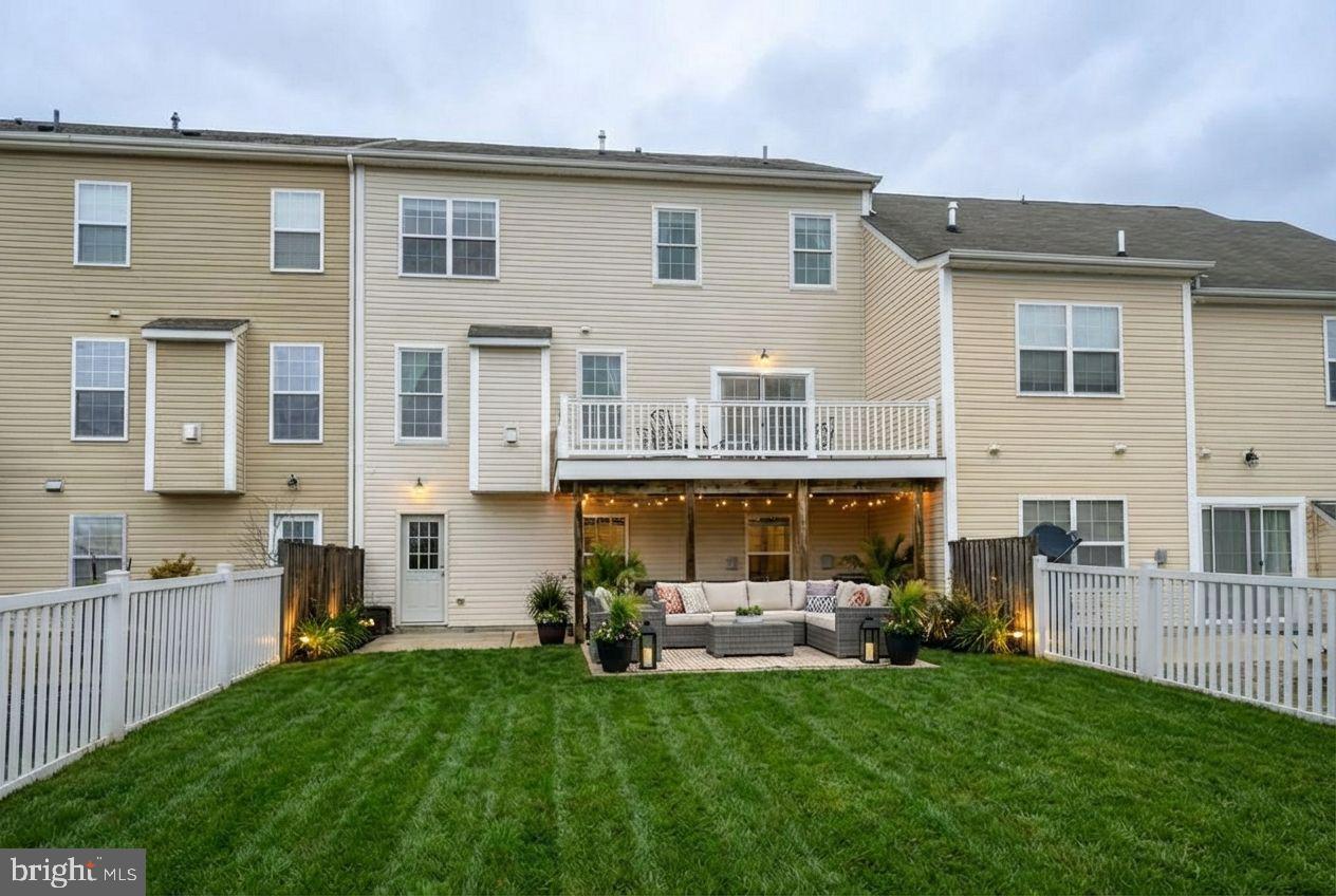 LAKELANDS AT EASTON - Residential