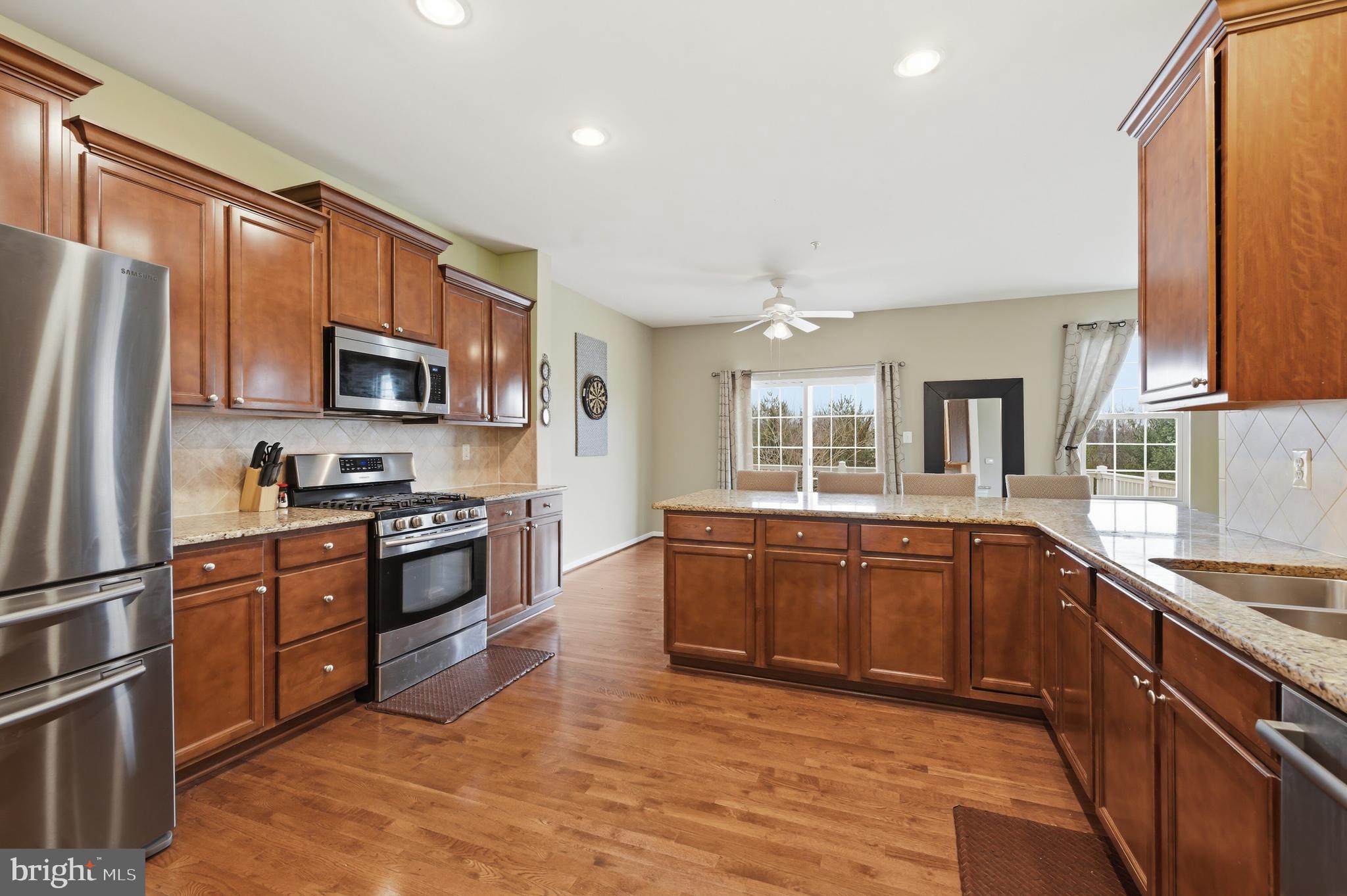 LAKELANDS AT EASTON - Residential