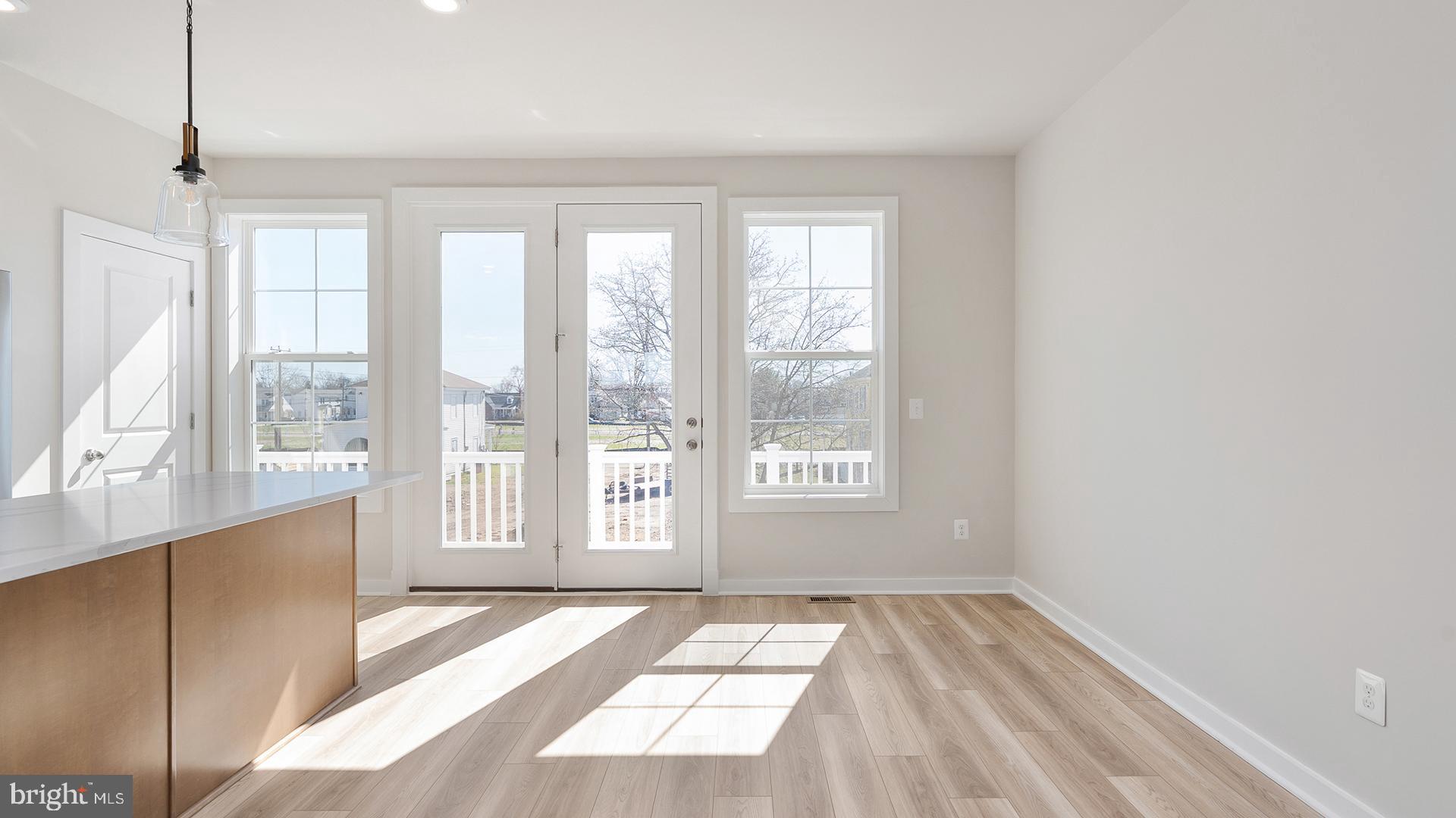 MARY'S LANDING - Residential