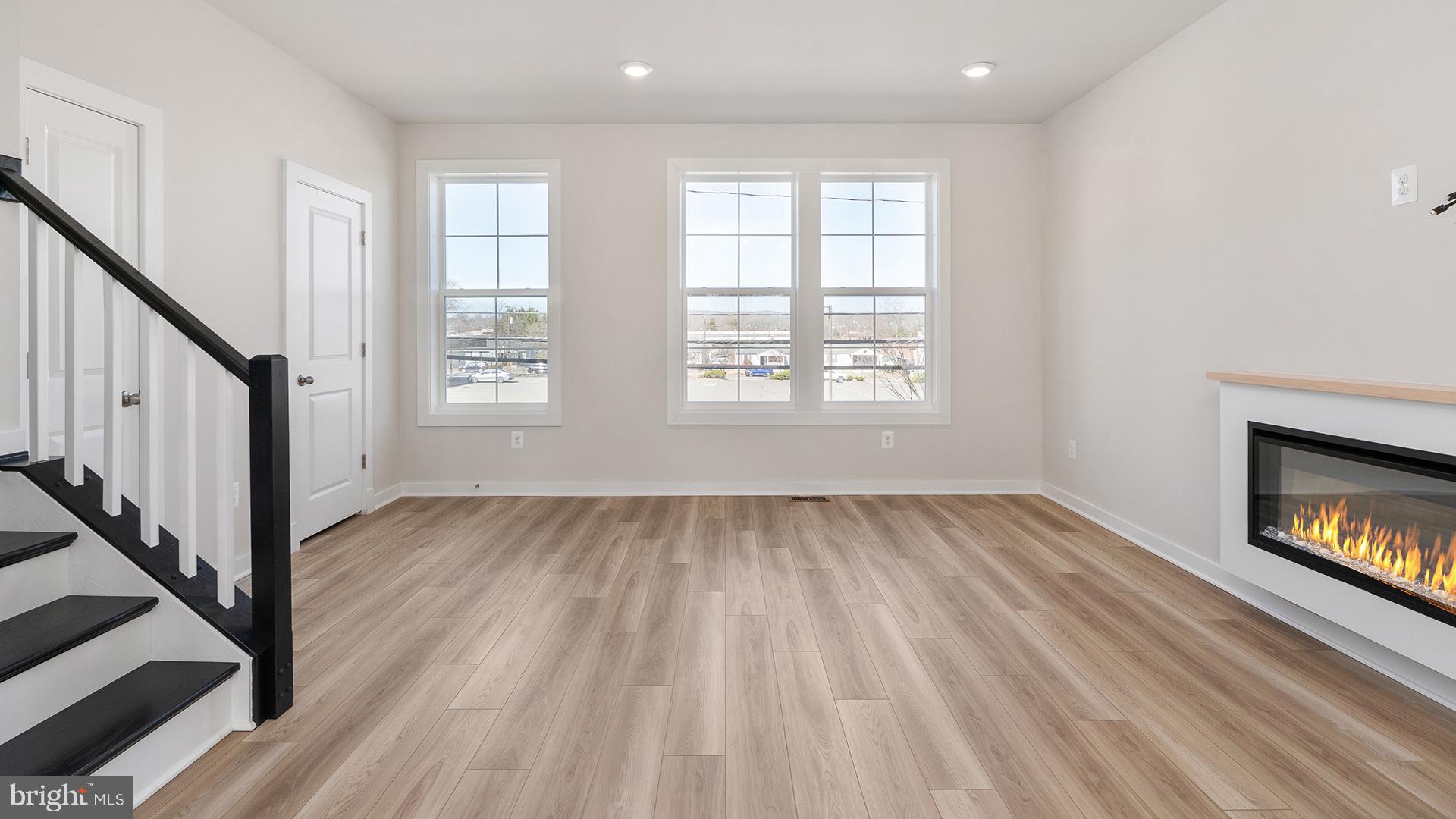 MARY'S LANDING - Residential