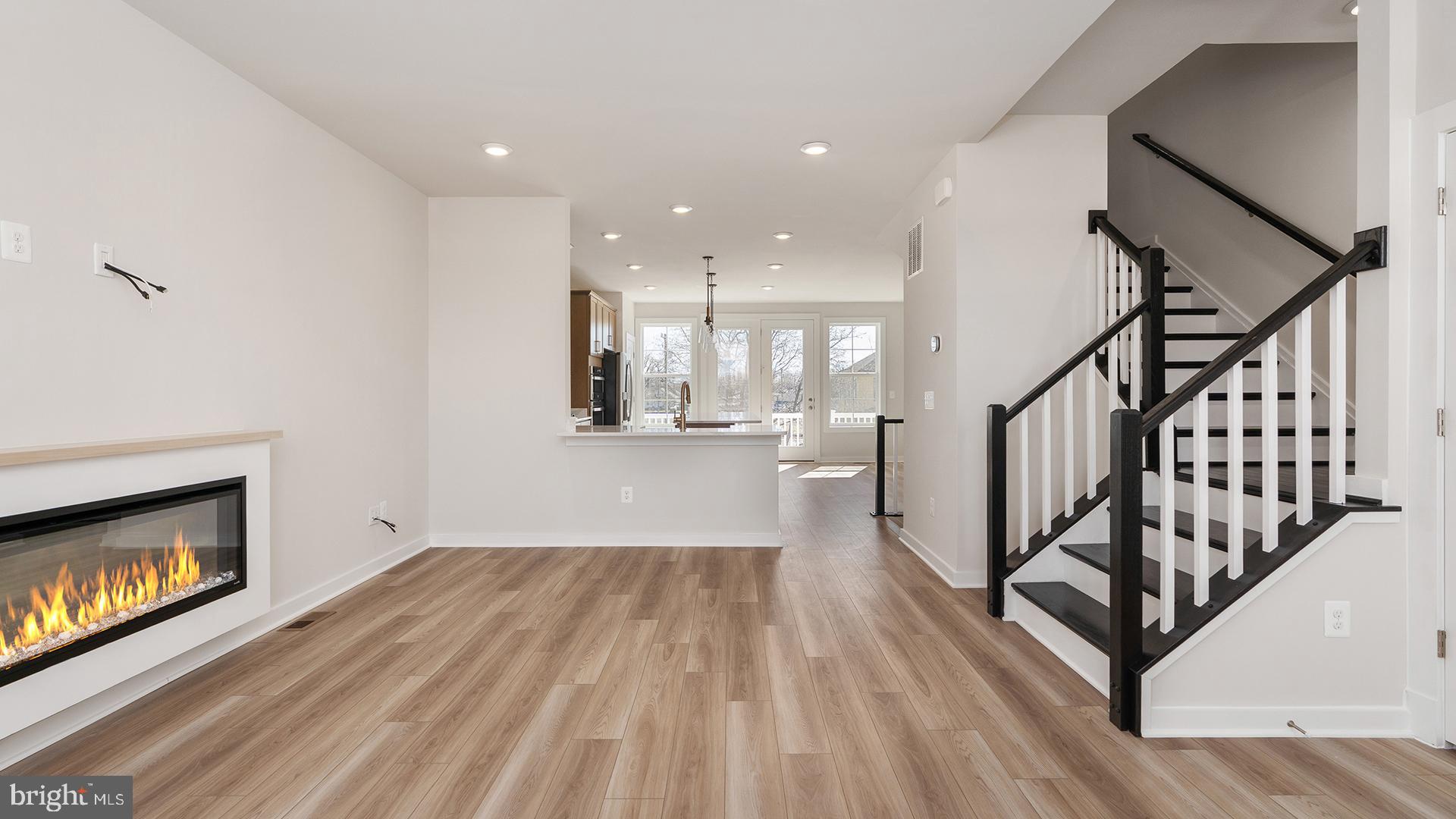 MARY'S LANDING - Residential