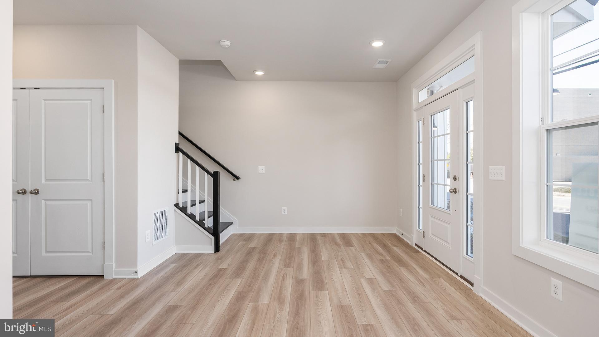 MARY'S LANDING - Residential