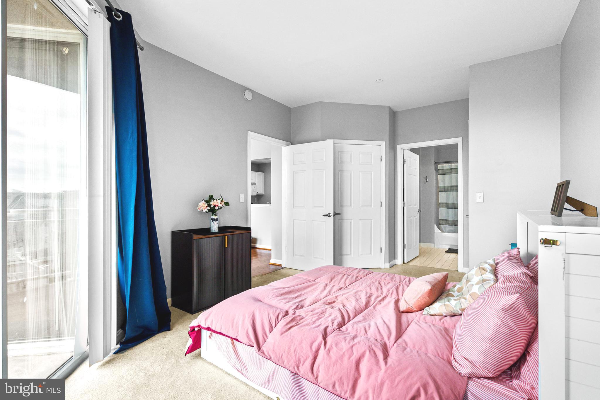 PIERSIDE AT HARBORVIEW - Residential