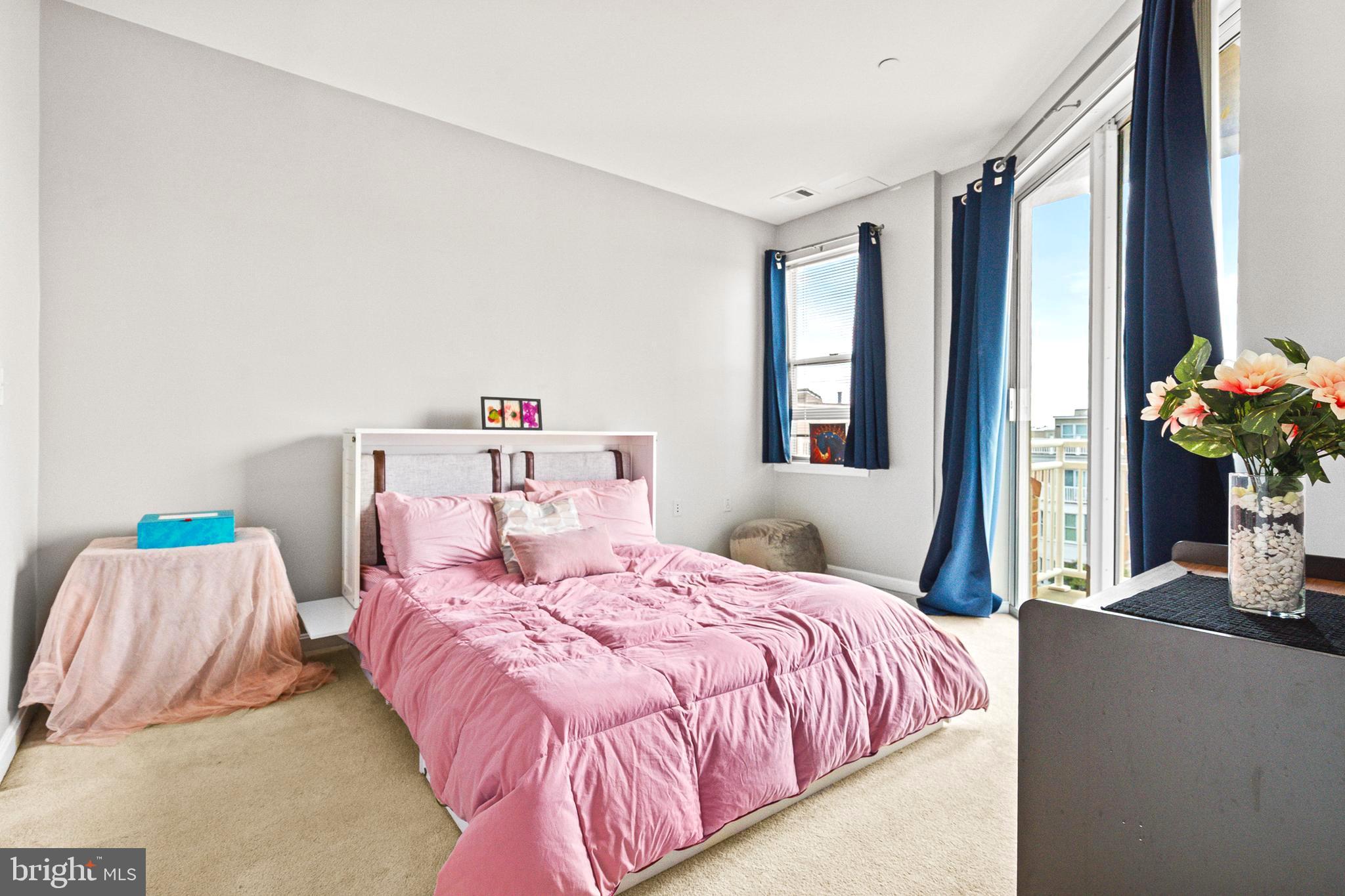 PIERSIDE AT HARBORVIEW - Residential