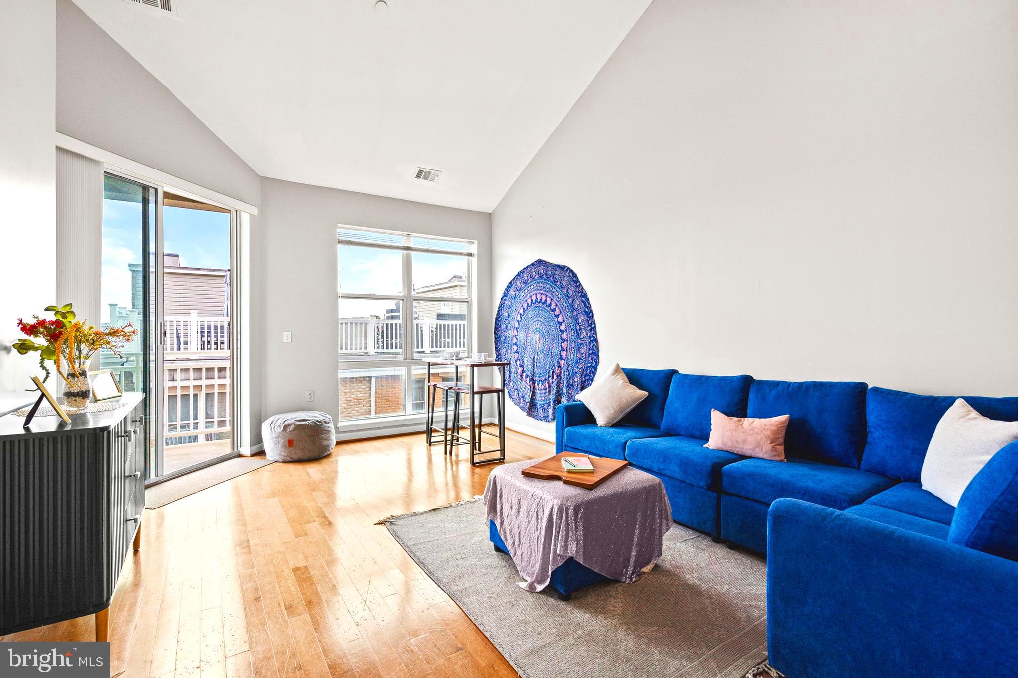 PIERSIDE AT HARBORVIEW - Residential
