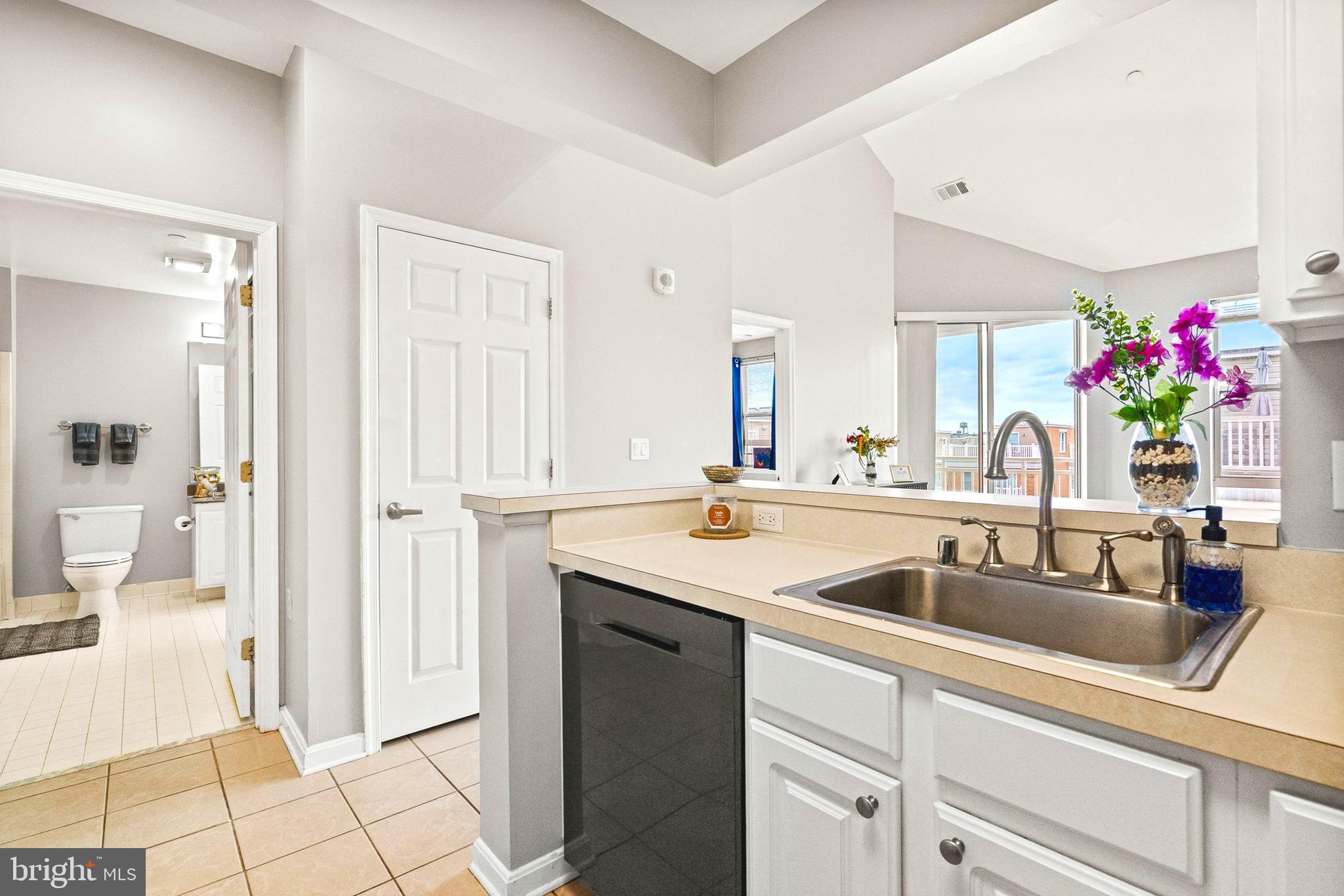 PIERSIDE AT HARBORVIEW - Residential