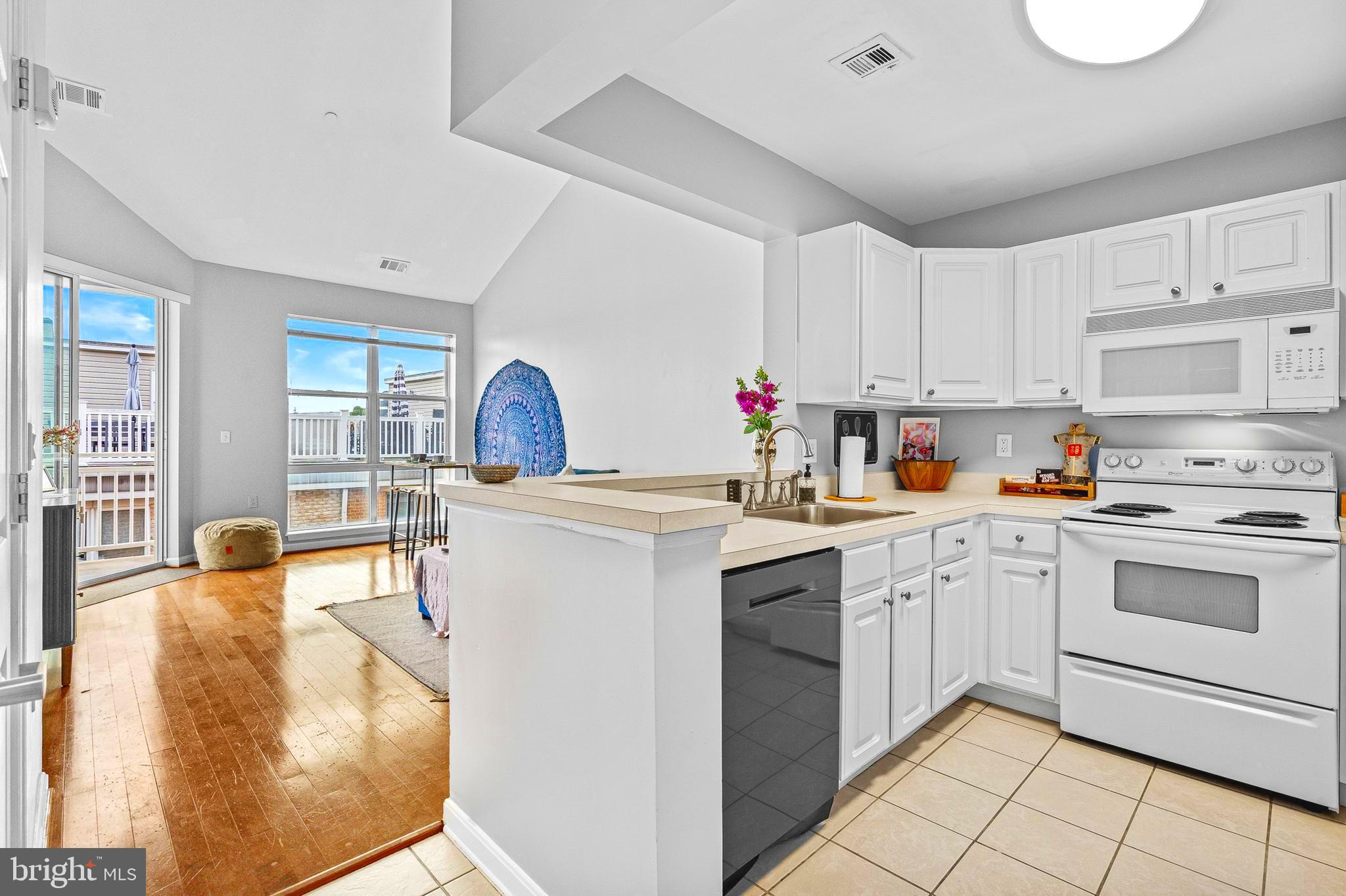 PIERSIDE AT HARBORVIEW - Residential