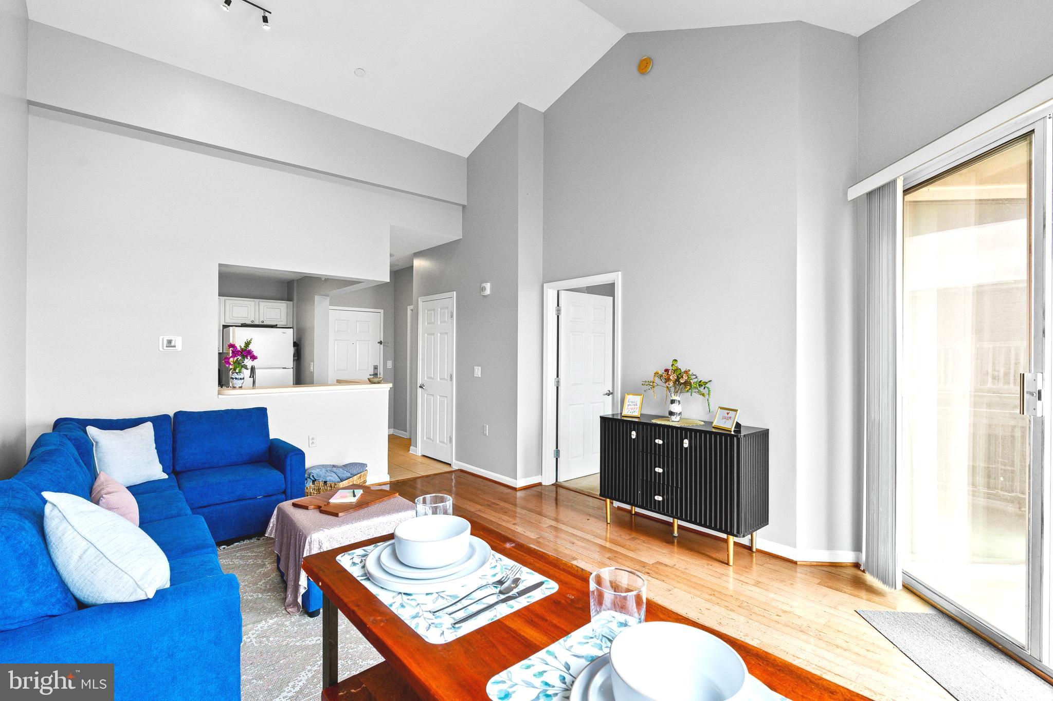PIERSIDE AT HARBORVIEW - Residential